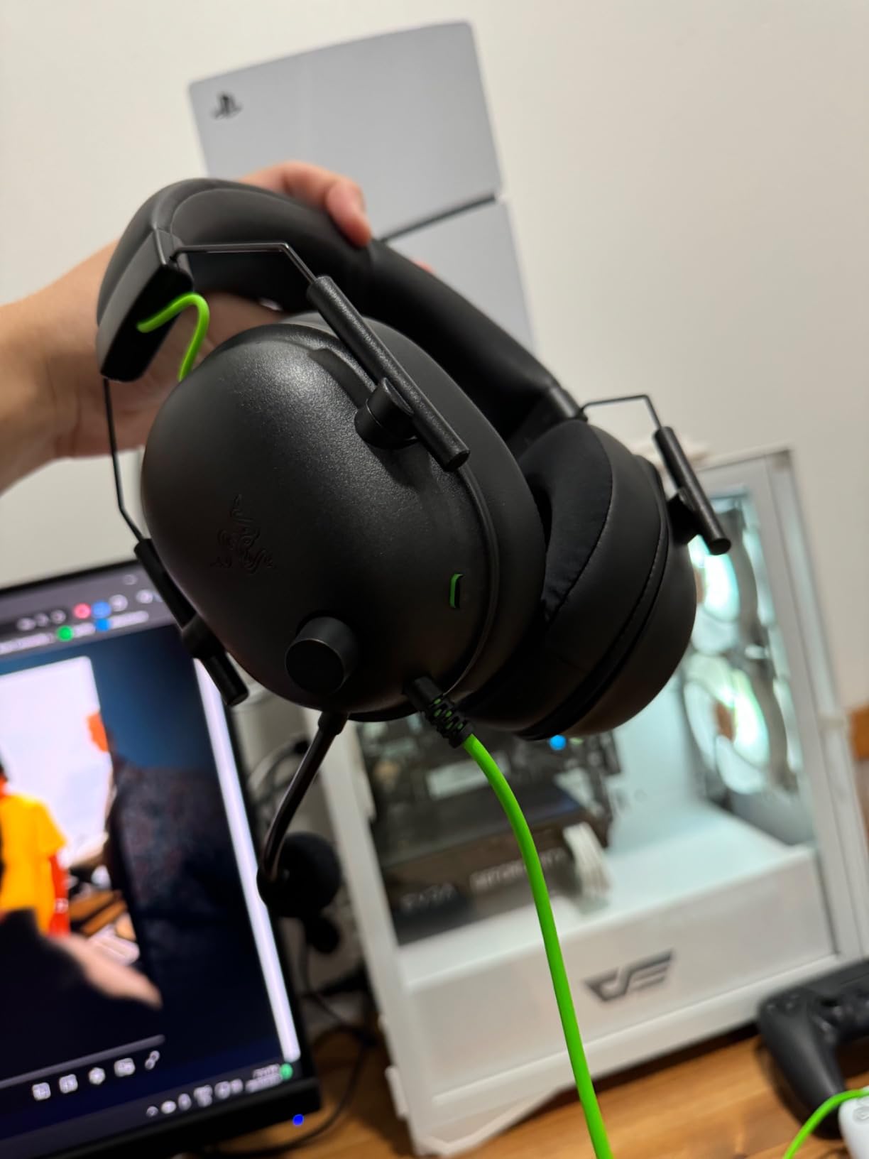 Razer BlackShark V2 X Wired Gaming Headset with 7.1 Surround Sound, 50mm Drivers, Noise Cancelling Mic Customer Review Razer BlackShark V2 X Wired Gaming Headset with 7.1 Surround Sound, 50mm Drivers, Noise Cancelling Mic - Customer Photo 2
