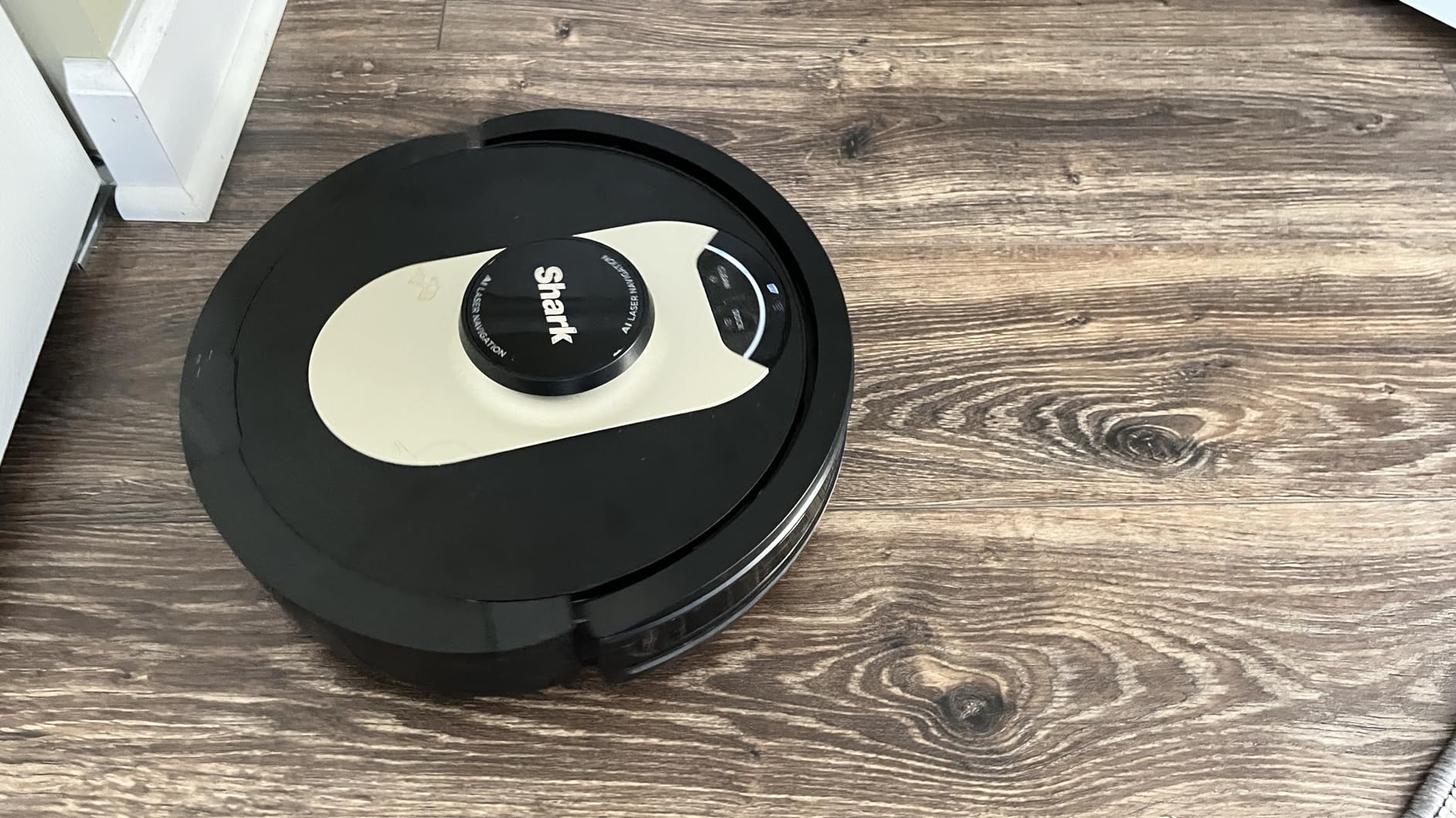 Shark Robot Vacuum & Mop Combo, Powerful Suction, Matrix Plus, 60-Day Debris Capacity - Customer Photo 2