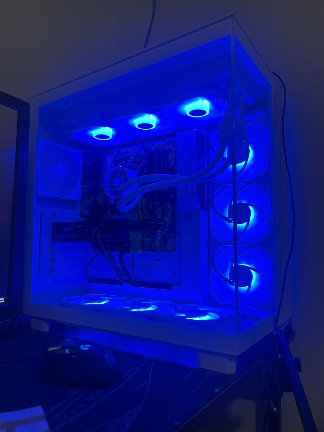 Thermalright Frozen Notte 360 White ARGB V2 Water Cooling CPU Cooler, 360 Specification CPU Liquid Cooler,3 PWM Fans, S-FDB Bearings, Suitable for AMD:AM4/AM5, Intel LGA 1851/1700/115X/1200/2011 Customer Review Thermalright Frozen Notte 360 White ARGB V2 Water Cooling CPU Cooler, 360 Specification CPU Liquid Cooler,3 PWM Fans, S-FDB Bearings, Suitable for AMD:AM4/AM5, Intel LGA 1851/1700/115X/1200/2011 - Customer Photo 1