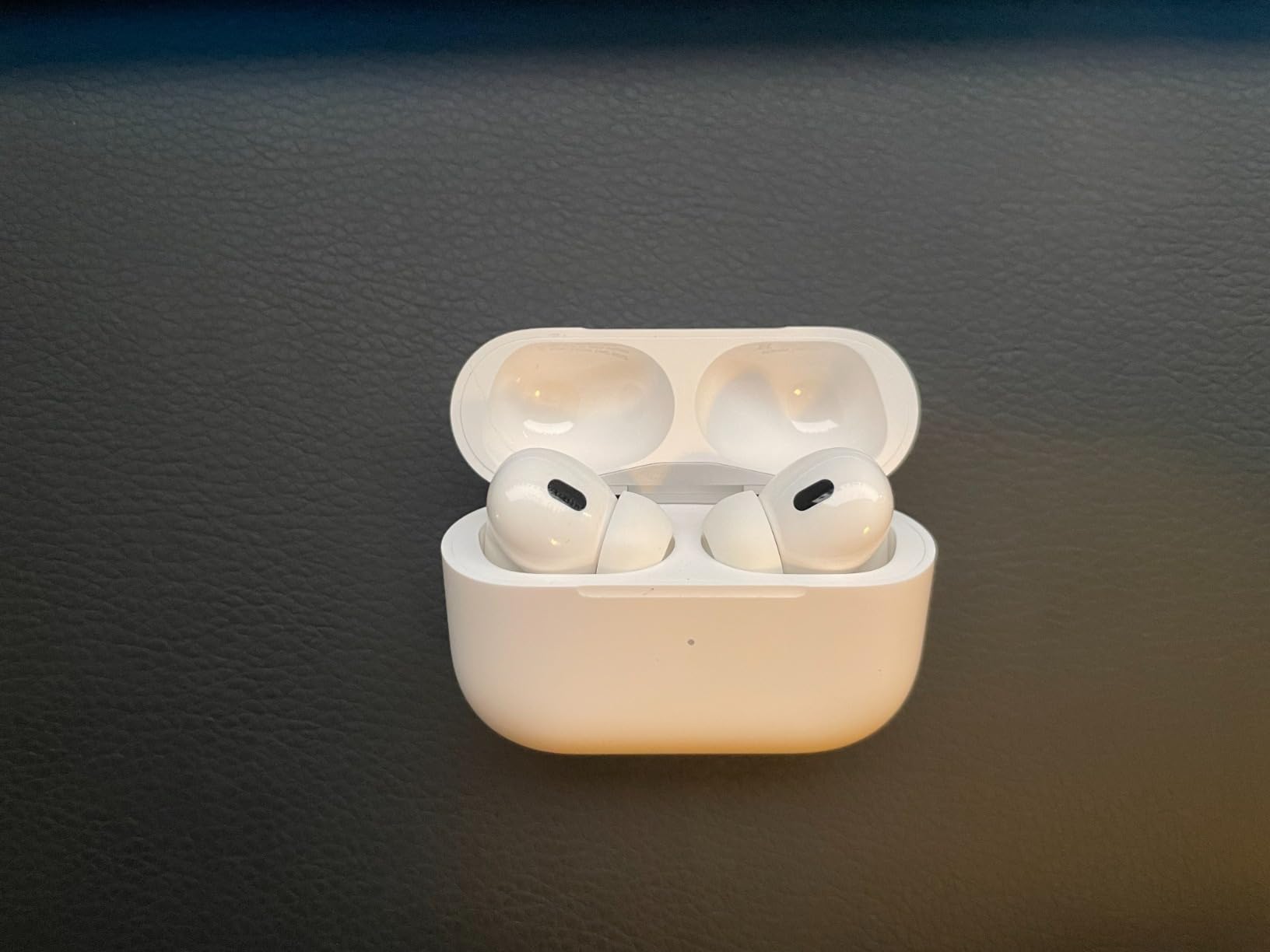 AirPods Pro (2nd Gen) Wireless Earbuds, Up to 2X More Active Noise Cancelling, Adaptive Transparency, Personalized Spatial Audio MagSafe Charging Case (Lightning) Bluetooth Headphones for iPhone - Customer Photo 1