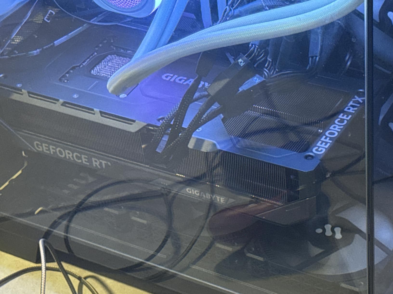 GIGABYTE GeForce RTX 4090 Gaming OC 24G Graphics Card, 3X WINDFORCE Fans, 24GB 384-bit GDDR6X Customer Review GIGABYTE GeForce RTX 4090 Gaming OC 24G Graphics Card, 3X WINDFORCE Fans, 24GB 384-bit GDDR6X - Customer Photo 1