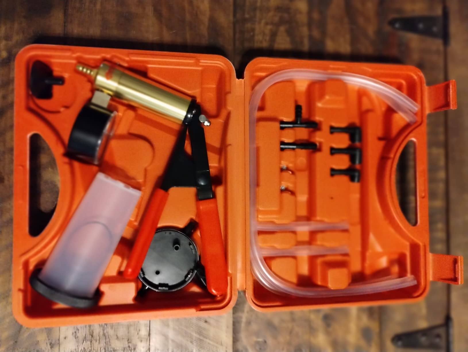 2 in 1 Brake Bleeder Kit with Hand Vacuum Pump with Gauge Adapters Automotive Brake Fluid Bleeding Set with Protected Case for Car Truck (Blue) Customer Review 2 in 1 Brake Bleeder Kit with Hand Vacuum Pump with Gauge Adapters Automotive Brake Fluid Bleeding Set with Protected Case for Car Truck (Blue) - Customer Photo 1
