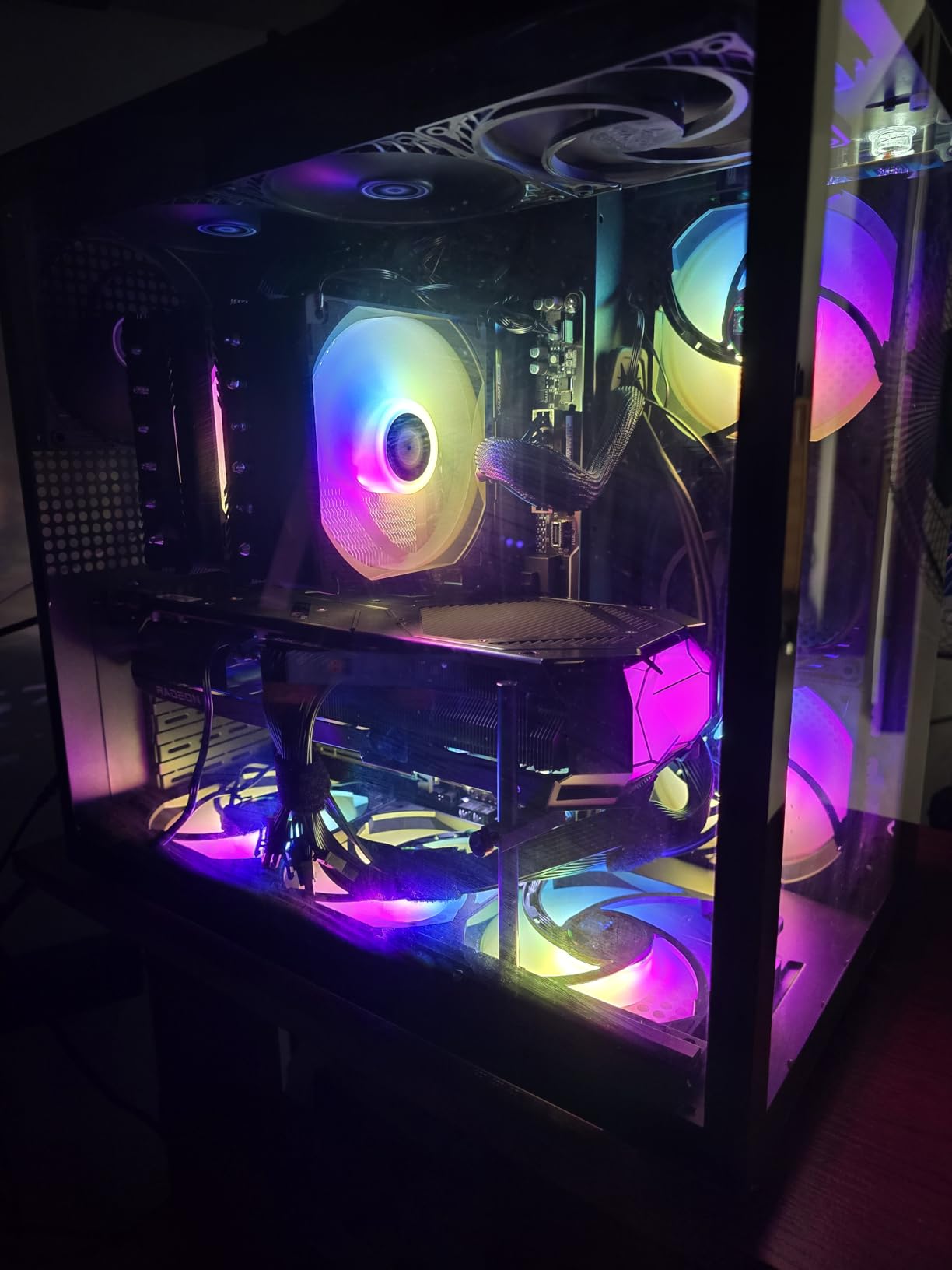 PowerColor Hellhound AMD Radeon RX 7900 XTX Graphics Card - Customer Photo 1