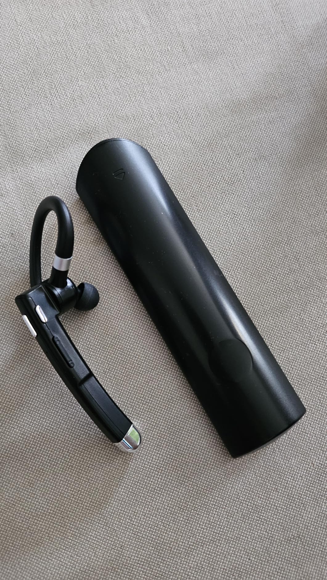 Bluetooth Headset V5.3,100 Hrs Talk Time Single-Ear Earphone, CVC8.0 Noise Cancelling Wireless Earbud, Business Earbud with 500 mAh Charging Case, Hands-Free Earpiece for Trucker/Home/Office Work - Customer Photo 2