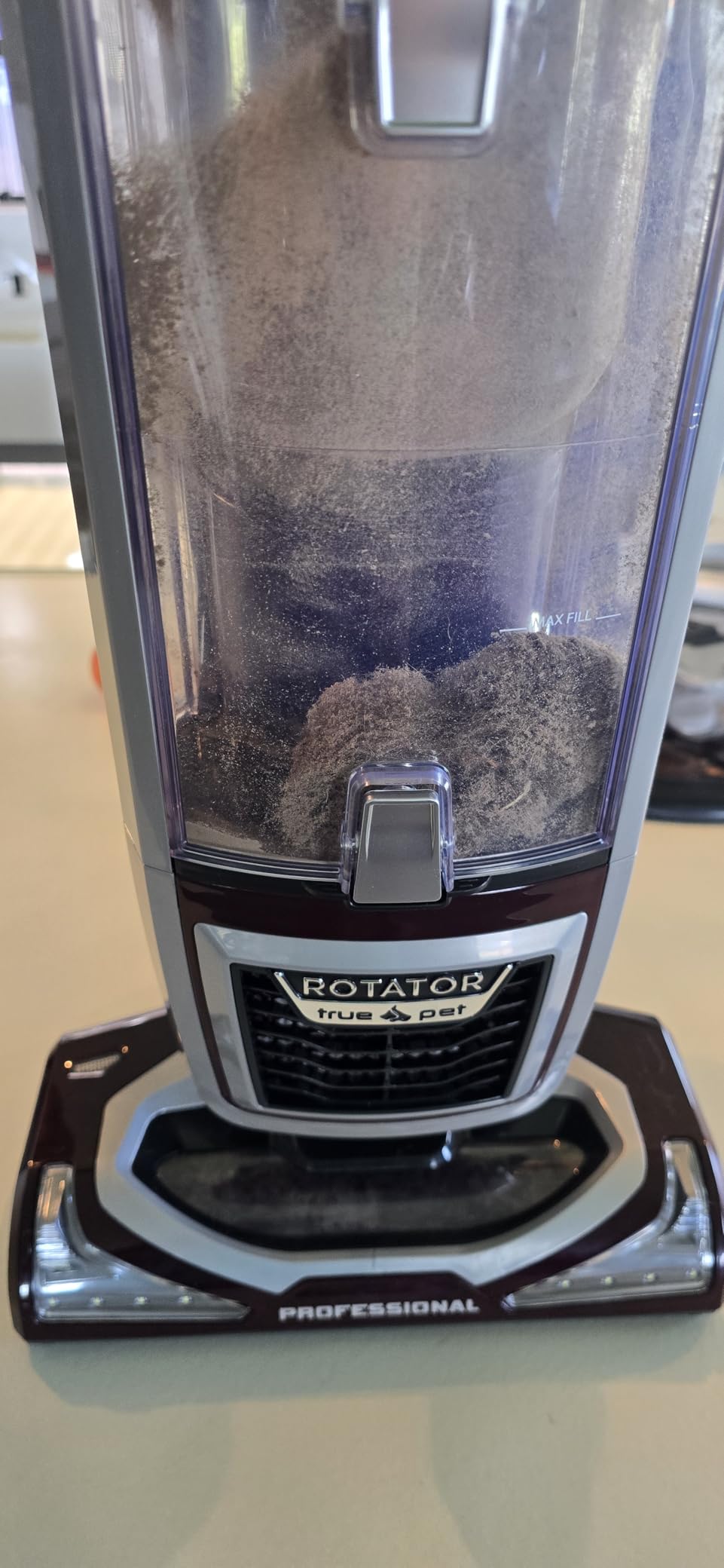 Shark ZU102 Rotator Pet Upright Vacuum with PowerFins HairPro & Odor Neutralizer Technology, Charcoal, 2.9 L Dust Cup - Customer Photo 2
