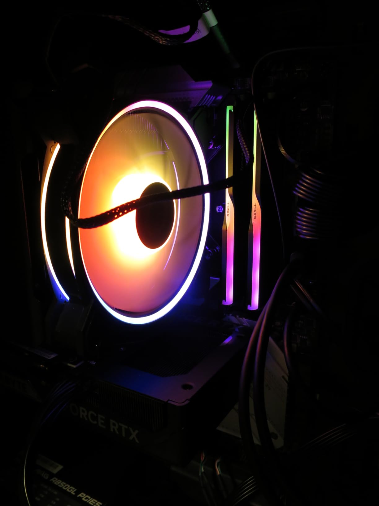 Cooler Master Hyper 212 Halo Black CPU Air Cooler, 120 Halo² PWM Fan, Dual Loop ARGB, Aluminum Top Cover, 4 Copper Heat Pipes, 154mm Tall, AMD Ryzen AM5|AM4, Intel LGA 1851|1700|1200 Brackets Customer Review Cooler Master Hyper 212 Halo Black CPU Air Cooler, 120 Halo² PWM Fan, Dual Loop ARGB, Aluminum Top Cover, 4 Copper Heat Pipes, 154mm Tall, AMD Ryzen AM5|AM4, Intel LGA 1851|1700|1200 Brackets - Customer Photo 1