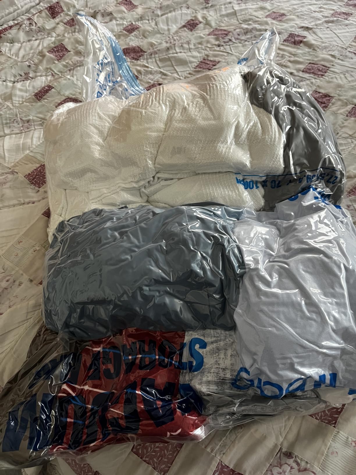 HIBAG Vacuum Storage Seal Bags, 10 Jumbo Space Saver Vacuum Sealer Bags for Clothes, Comforters, Blankets, Bedding (10J) - Customer Photo 1