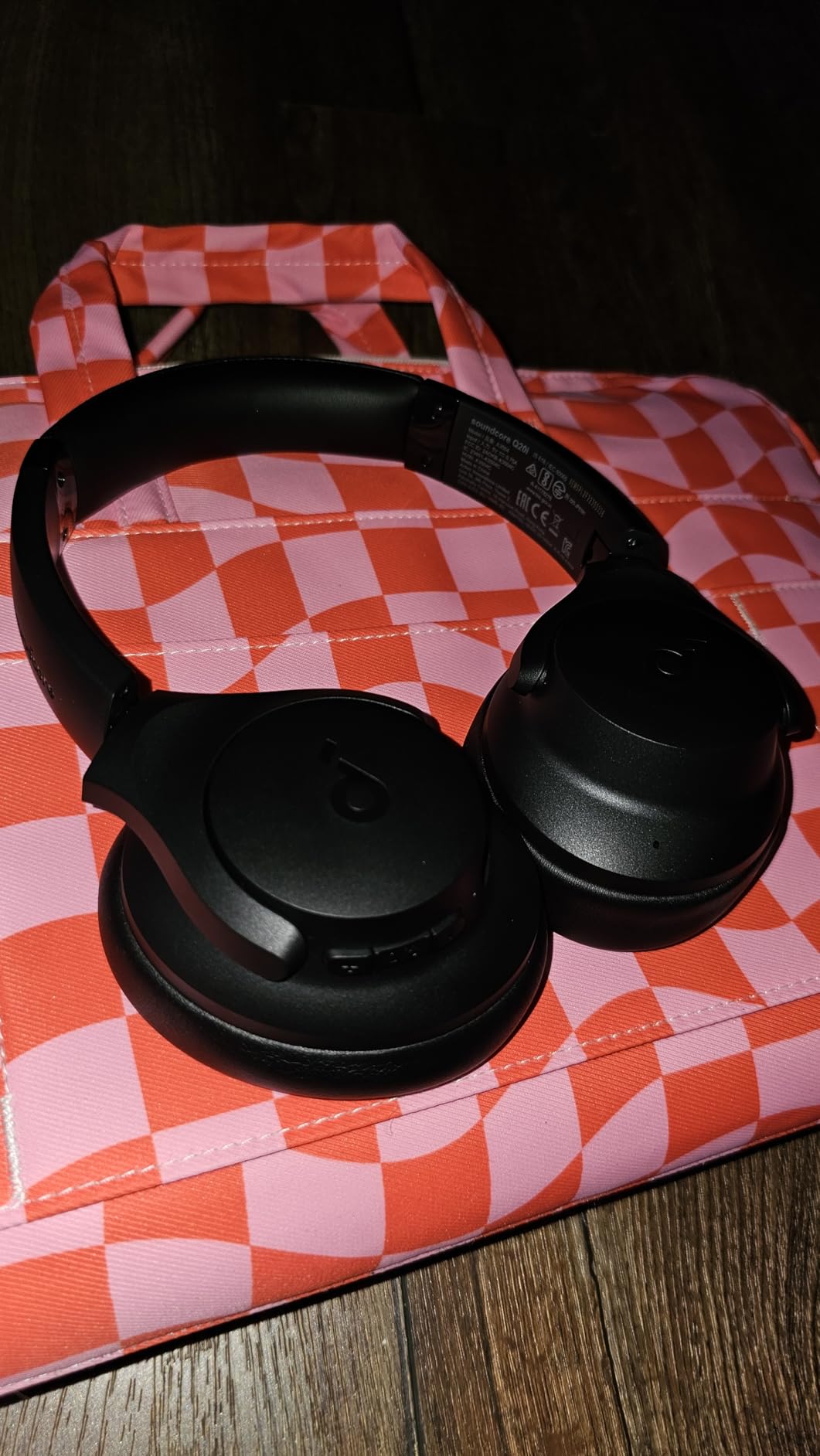 Soundcore by Anker Q20i Hybrid Active Noise Cancelling Headphones, Wireless Over-Ear Bluetooth, 40H Long ANC Playtime, Hi-Res Audio, Big Bass, Customize via an App, Transparency Mode Customer Review Soundcore by Anker Q20i Hybrid Active Noise Cancelling Headphones, Wireless Over-Ear Bluetooth, 40H Long ANC Playtime, Hi-Res Audio, Big Bass, Customize via an App, Transparency Mode - Customer Photo 1