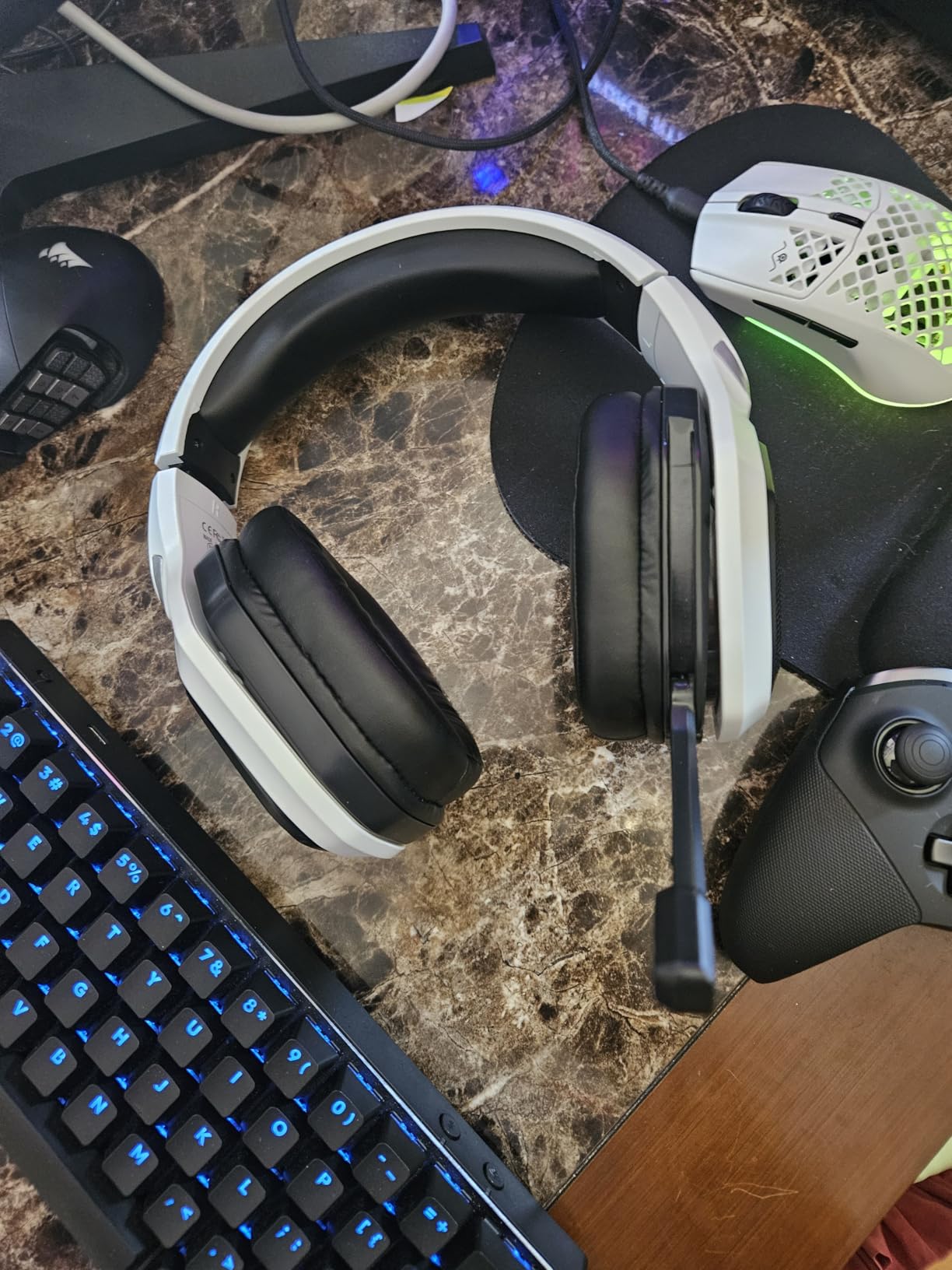 2.4GHz Wireless Gaming Headset for PC, Ps5, Ps4 - Lossless Audio USB & Type-C Ultra Stable Gaming Headphones with Flip Microphone, 40-Hr Battery Gamer Headset for Switch, Laptop, Mobile, Mac Customer Review 2.4GHz Wireless Gaming Headset for PC, Ps5, Ps4 - Lossless Audio USB & Type-C Ultra Stable Gaming Headphones with Flip Microphone, 40-Hr Battery Gamer Headset for Switch, Laptop, Mobile, Mac - Customer Photo 2