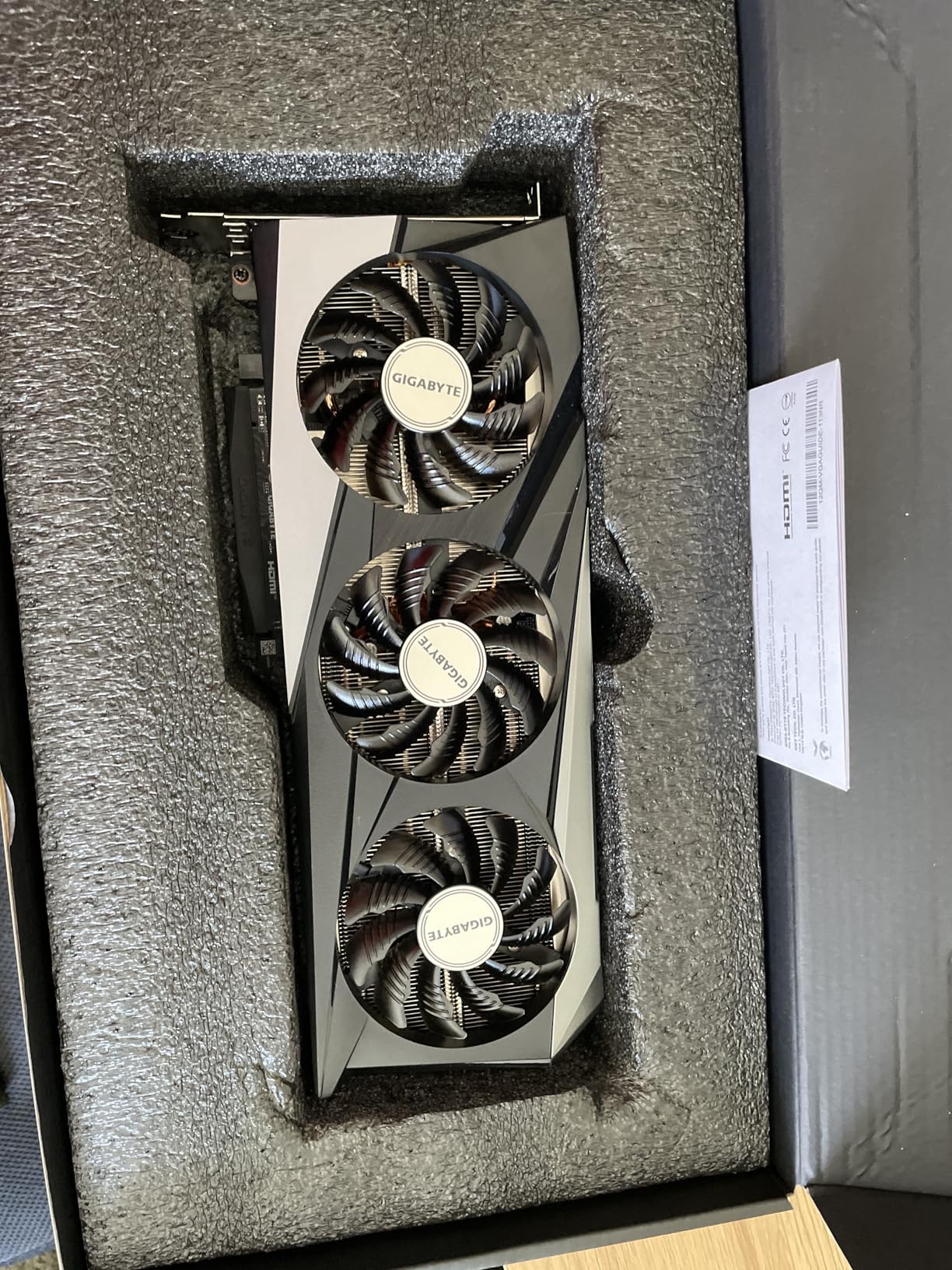 Gigabyte GV-R76GAMING OC-8GD Radeon RX 7600 Gaming OC 8G Graphics Card, 3X WINDFORCE Fans 8GB 128-bit GDDR6 customer photo 1