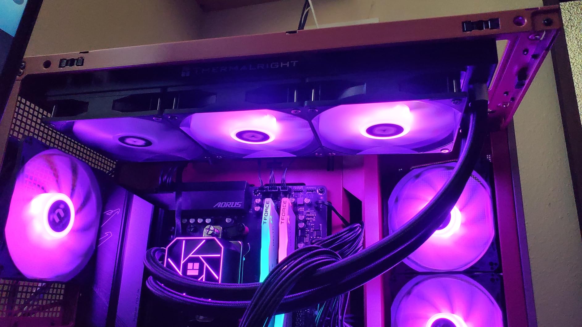 Thermalright Aqua Elite 240 V3 Water Cooling CPU Cooler, Double PWM ARGB Fans with S-FDB Bearings,Efficient PWM Controlled Pump,for AMD/AM4/AM5, Intel LGA1150/1151/1200/2011/1700 Customer Review Thermalright Aqua Elite 240 V3 Water Cooling CPU Cooler, Double PWM ARGB Fans with S-FDB Bearings,Efficient PWM Controlled Pump,for AMD/AM4/AM5, Intel LGA1150/1151/1200/2011/1700 - Customer Photo 1