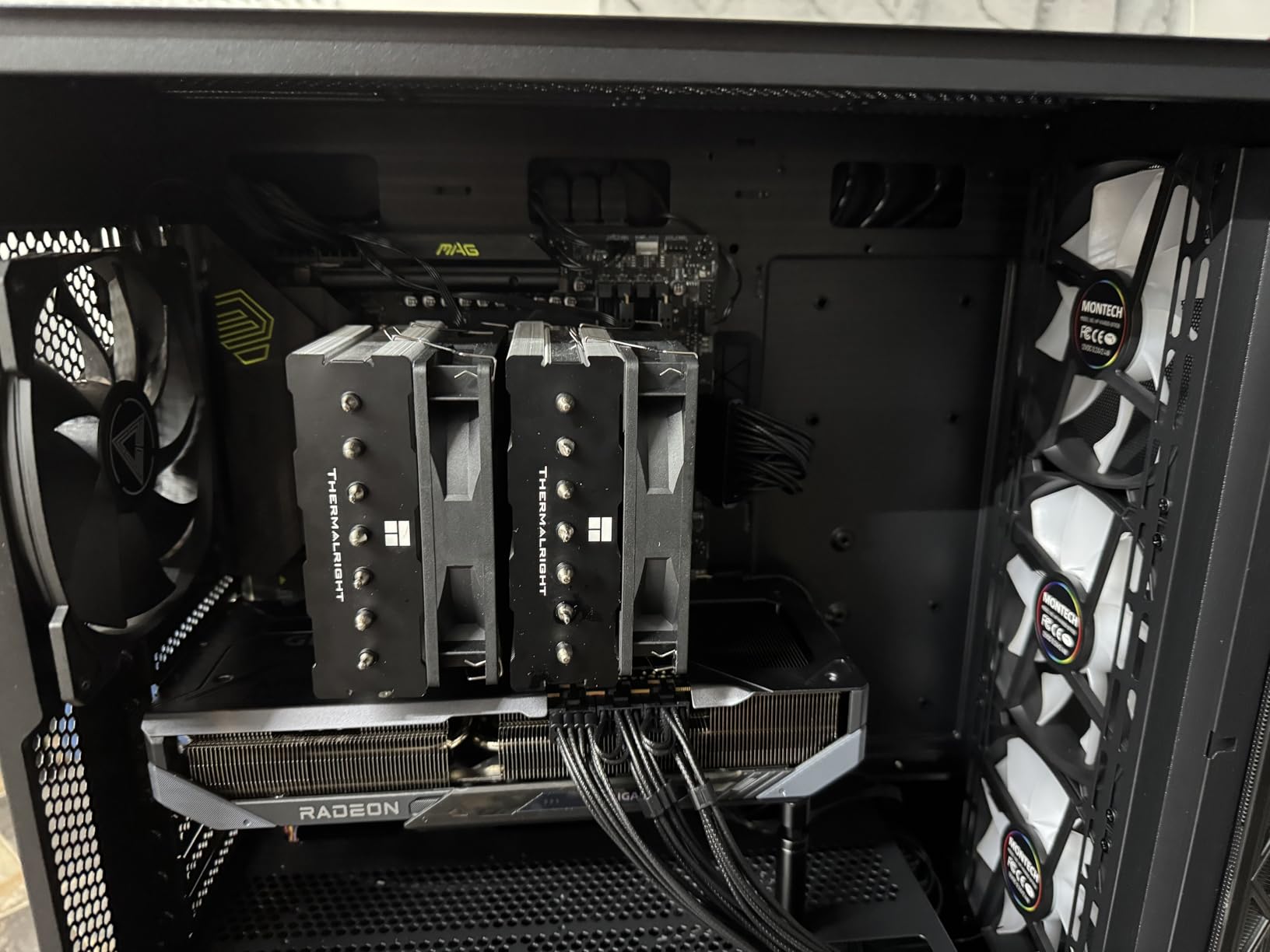 GIGABYTE Radeon RX 7700 XT Gaming OC 12G Graphics Card - Customer Photo 1