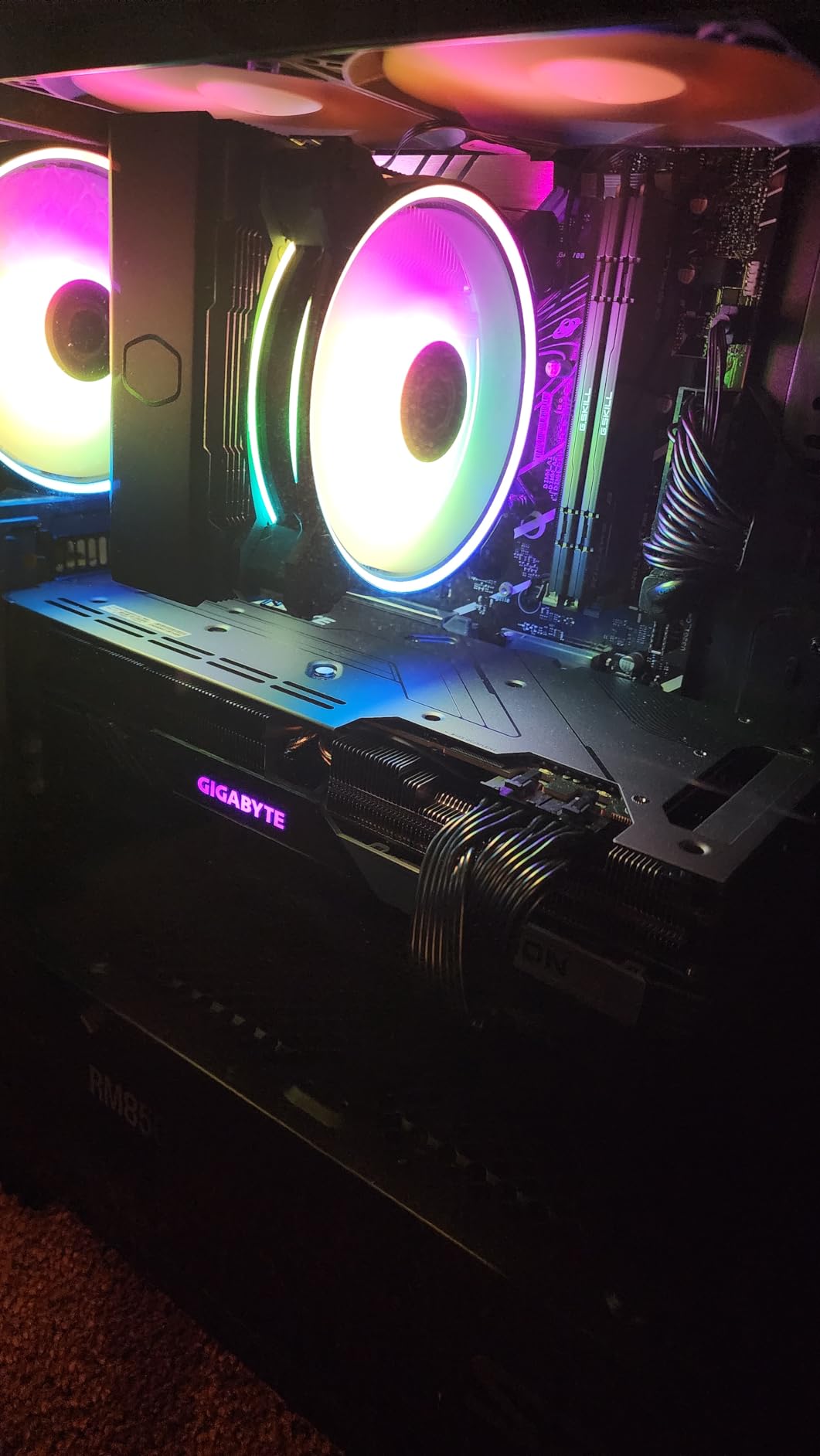Gigabyte Radeon RX 7800 XT Gaming OC 16G Graphics Card, 3X WINDFORCE Fans 16GB 256-bit GDDR6, GV-R78XTGAMING OC-16GD Video Card customer photo 1