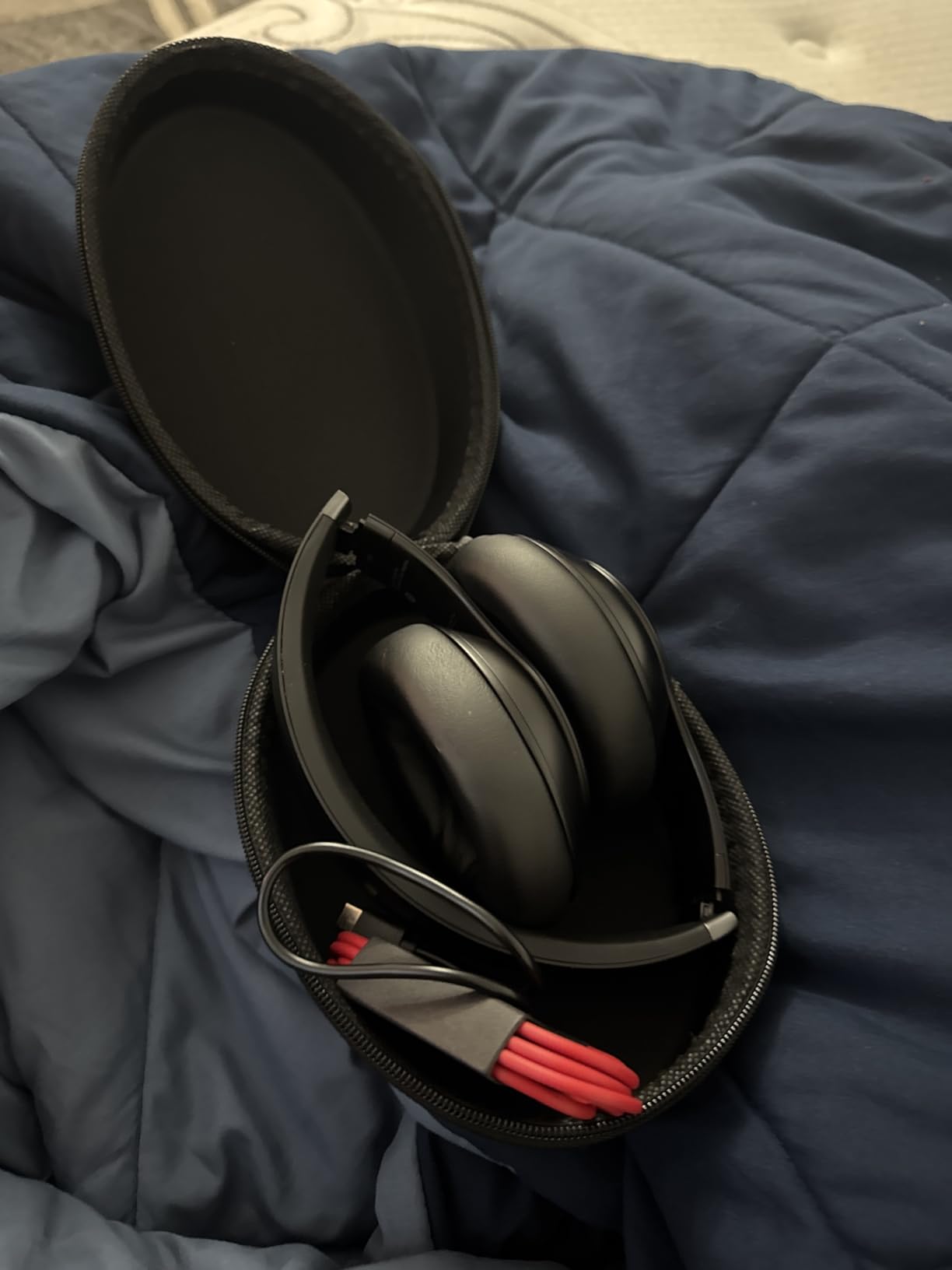 Beats Studio Pro - Wireless Bluetooth Noise Cancelling Headphones - Black (Renewed) Customer Review Beats Studio Pro - Wireless Bluetooth Noise Cancelling Headphones - Black (Renewed) - Customer Photo 1
