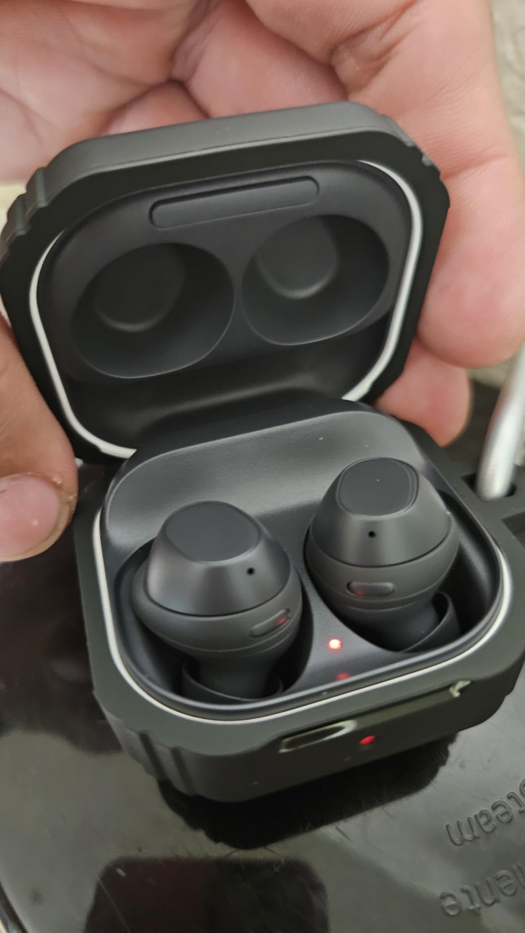 SAMSUNG Galaxy Buds Fan Edition(FE) SM-R400, Active Noise-Cancelling, Wireless Bluetooth v5.2 Earbuds, Android 8.0 and Up - (Graphite) Customer Review SAMSUNG Galaxy Buds Fan Edition(FE) SM-R400, Active Noise-Cancelling, Wireless Bluetooth v5.2 Earbuds, Android 8.0 and Up - (Graphite) - Customer Photo 1