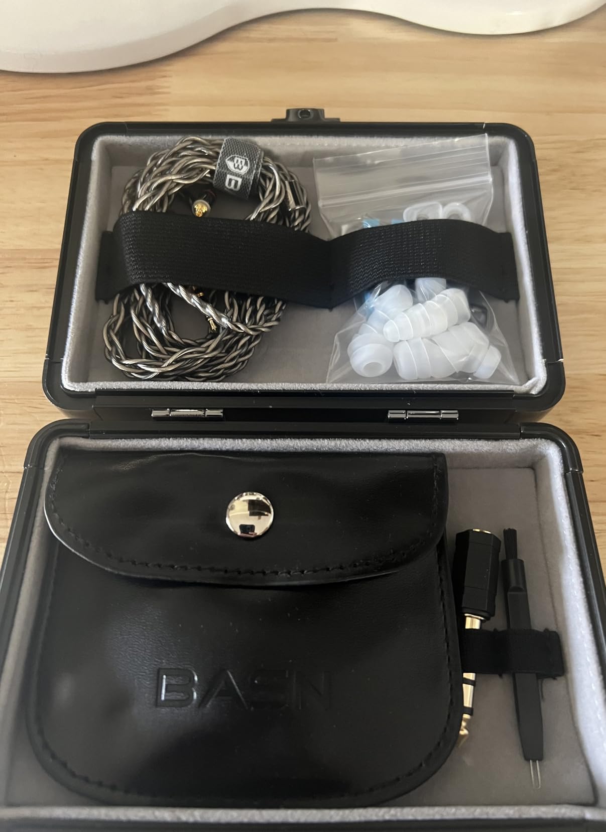 BASN Bmaster5 in Ear Monitors, 5 Drivers Drummer Headphones with Powerful Bass, Noise Isolation IEM Earbuds with Detachable MMCX Sliver-Plated OFC Cable for Musicians (Midnight Black, MMCX) - Customer Photo 2
