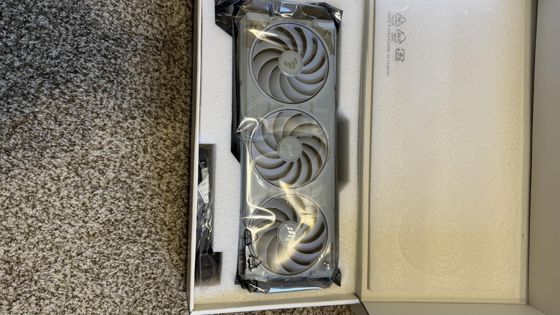 ASUS TUF Gaming NVIDIA GeForce RTX 4070 Ti Super OC Edition Gaming Graphics Card Customer Review ASUS TUF Gaming NVIDIA GeForce RTX 4070 Ti Super OC Edition Gaming Graphics Card - Customer Photo 1