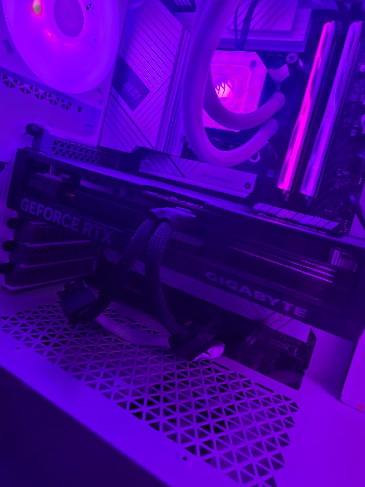 GIGABYTE GeForce RTX 4070 Super WINDFORCE OC 12G Customer Review GIGABYTE GeForce RTX 4070 Super WINDFORCE OC 12G - Customer Photo 1