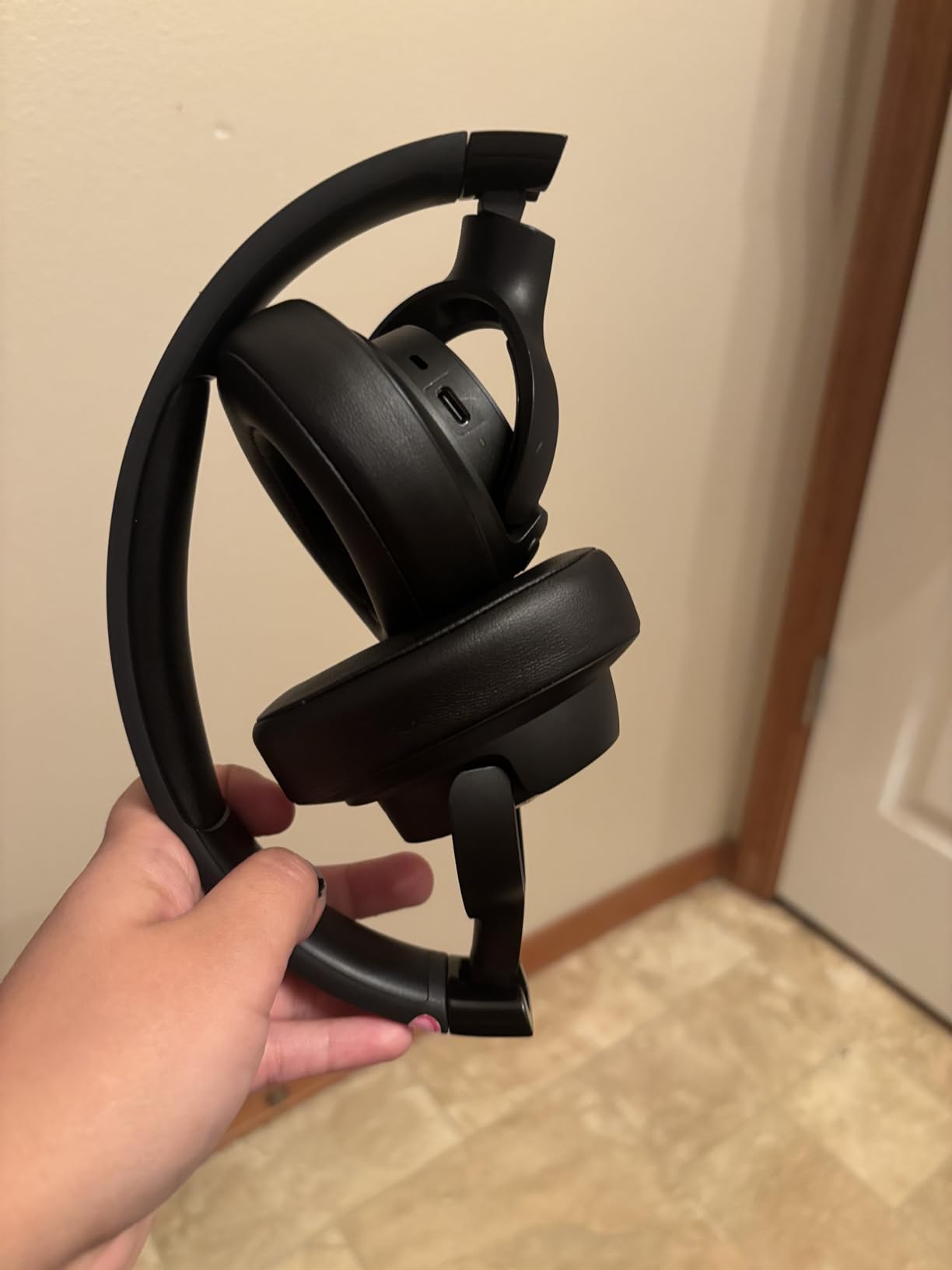 JBL Tune 770NC - Adaptive Noise Cancelling with Smart Ambient Wireless Over-Ear Headphones, Bluetooth 5.3, Up to 70H Battery Life with Speed Charge, Lightweight, Comfortable & Foldable Design (Black) Customer Review JBL Tune 770NC - Adaptive Noise Cancelling with Smart Ambient Wireless Over-Ear Headphones, Bluetooth 5.3, Up to 70H Battery Life with Speed Charge, Lightweight, Comfortable & Foldable Design (Black) - Customer Photo 1