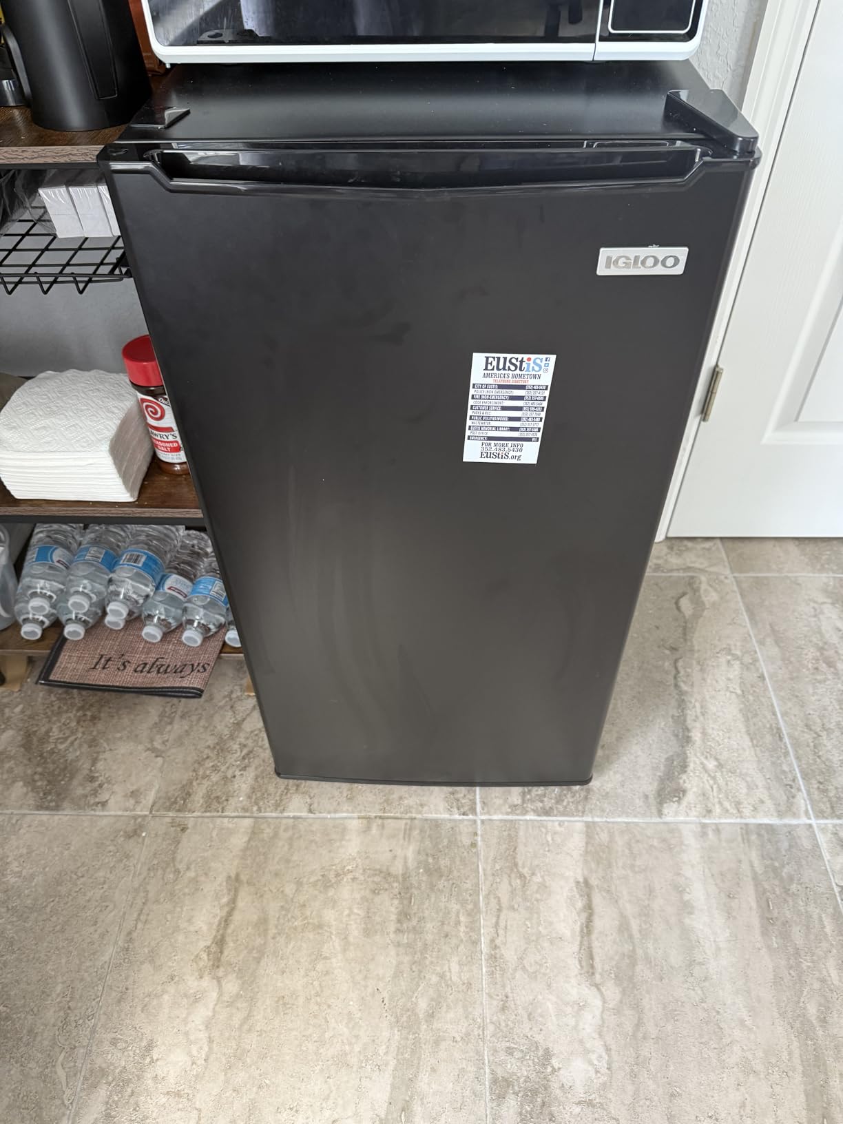 Igloo 2.6 Cu.Ft. Compact Refrigerator with Freezer, 2 Shelfs, Perfect for Homes, Offices, Dorms, Black Customer Review Igloo 2.6 Cu.Ft. Compact Refrigerator with Freezer, 2 Shelfs, Perfect for Homes, Offices, Dorms, Black - Customer Photo 1
