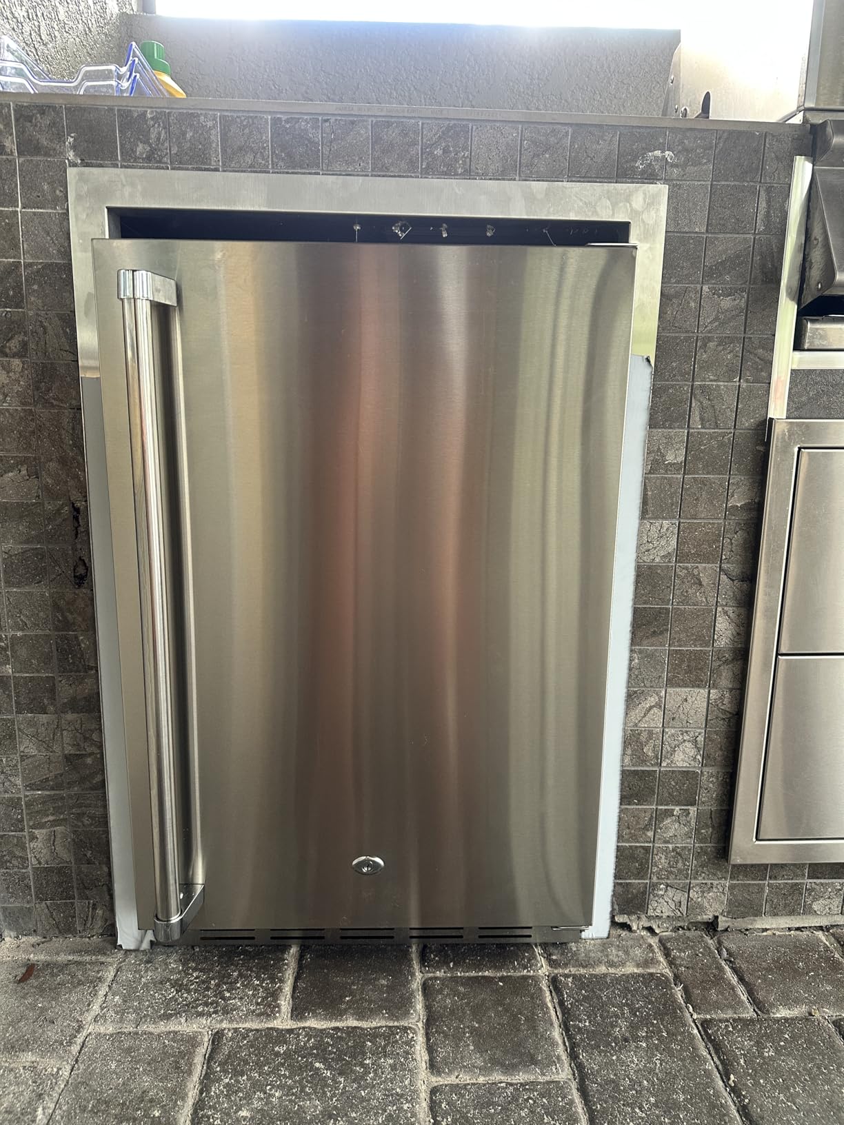21 Inch Outdoor Refrigerator, Weather Proof Stainless Steel Beverage Beer Cooler Under Counter Fridge, Indoor/Outdoor Refrigerator with 3 Shelves for Patio Kitchen and Commercial Use Customer Review 21 Inch Outdoor Refrigerator, Weather Proof Stainless Steel Beverage Beer Cooler Under Counter Fridge, Indoor/Outdoor Refrigerator with 3 Shelves for Patio Kitchen and Commercial Use - Customer Photo 1