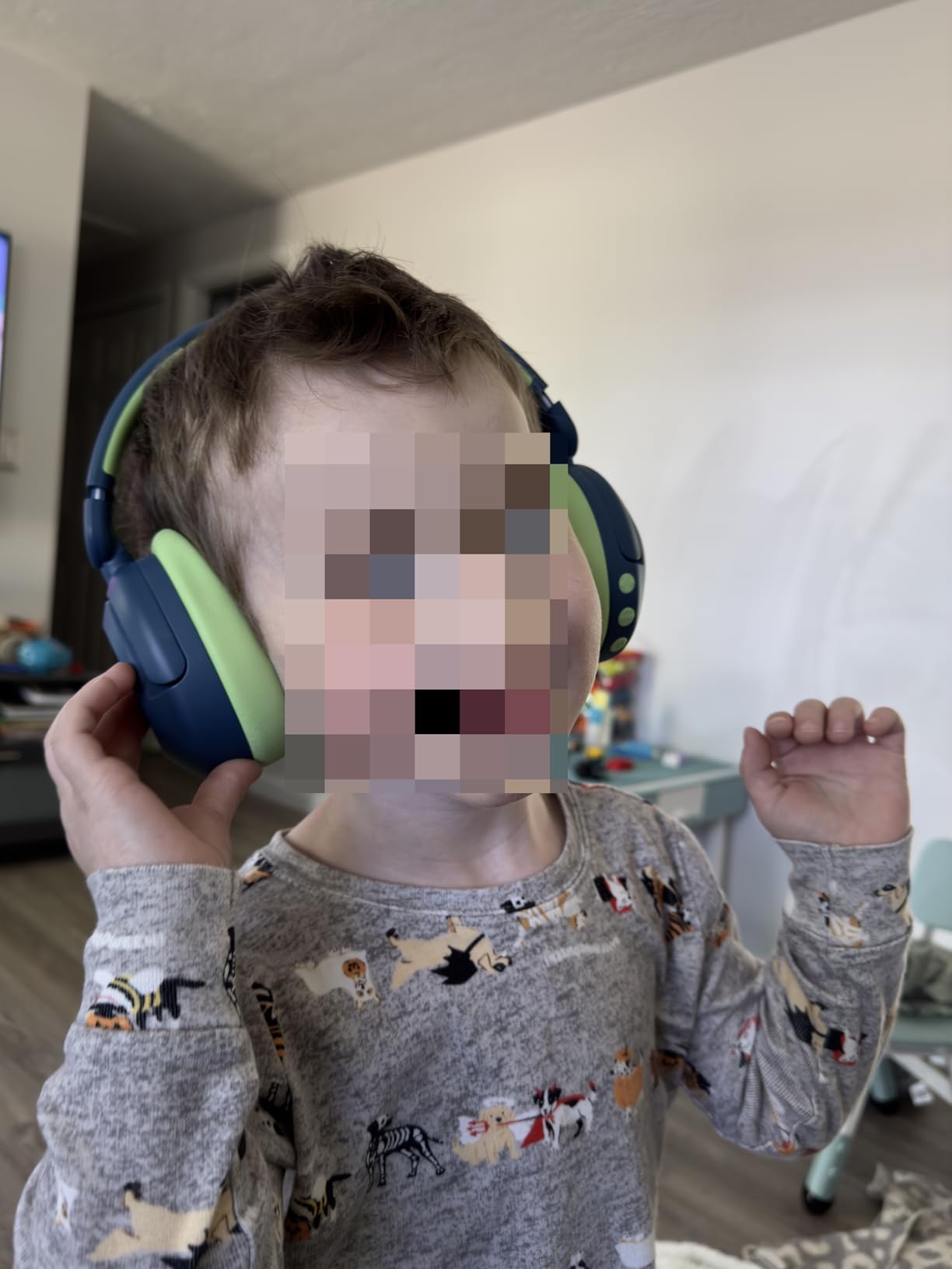 iClever BTH20 Active Noise Cancelling Headphones for Kids, 60H Play Time,Type C Fast Charging, Safe Volume 80dBA, Bluetooth5.4, Award-Winning Kids Headphones Wireless for iPad Tablet Airplane, Blue Customer Review iClever BTH20 Active Noise Cancelling Headphones for Kids, 60H Play Time,Type C Fast Charging, Safe Volume 80dBA, Bluetooth5.4, Award-Winning Kids Headphones Wireless for iPad Tablet Airplane, Blue - Customer Photo 1