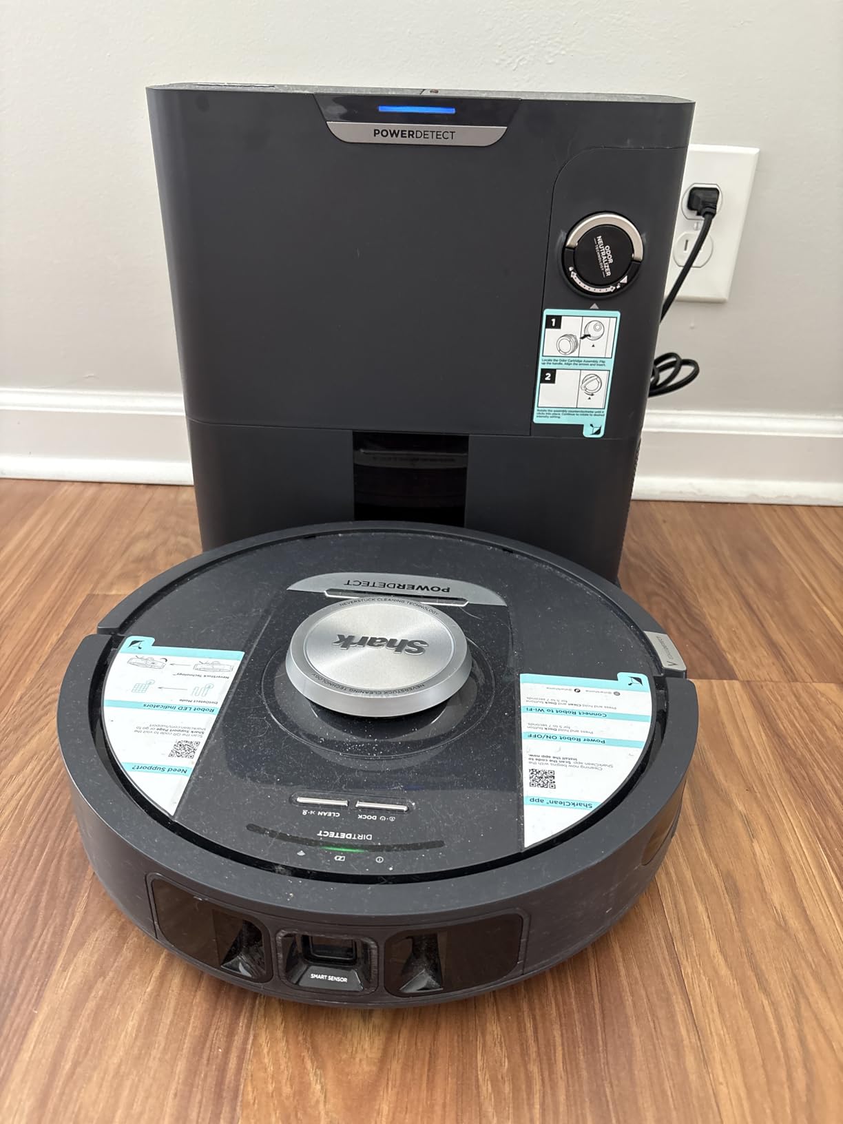 Shark PowerDetect Self-Empty Robot Vacuum with NeverStuck Technology, Auto Deep-Clean Carpets & Hardfloors, XL 60 Day Capacity HEPA Bagless Base Neutralizes Odors, for Pet Hair, Black (AV2820AE) Customer Review Shark PowerDetect Self-Empty Robot Vacuum with NeverStuck Technology, Auto Deep-Clean Carpets & Hardfloors, XL 60 Day Capacity HEPA Bagless Base Neutralizes Odors, for Pet Hair, Black (AV2820AE) - Customer Photo 1