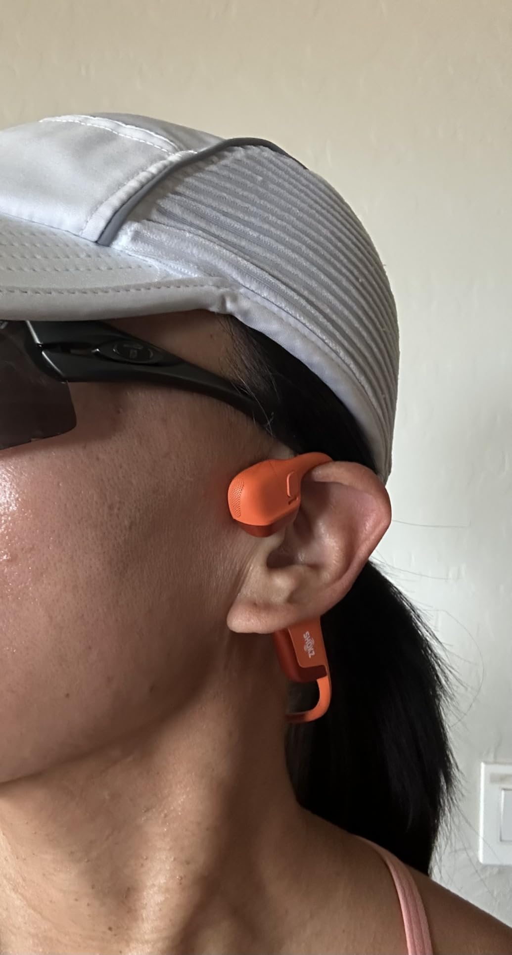 SHOKZ New OpenRun Pro 2 - Open-Ear, Bone Conduction Sport Headphones with Reflective Strip Customer Review SHOKZ New OpenRun Pro 2 - Open-Ear, Bone Conduction Sport Headphones with Reflective Strip - Customer Photo 1