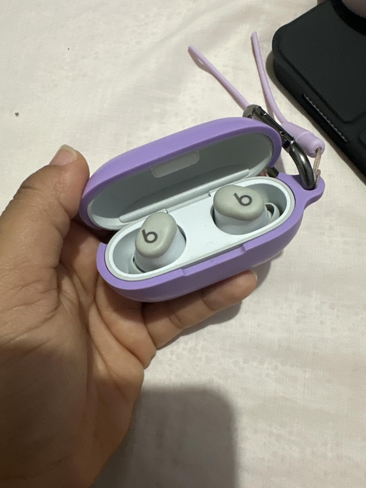 Beats Solo Buds - Wireless Bluetooth Earbuds | 18 Hours of Battery Life | Apple & Android Compatibility | Built-in Microphone - Matte Black Customer Review Beats Solo Buds - Wireless Bluetooth Earbuds | 18 Hours of Battery Life | Apple & Android Compatibility | Built-in Microphone - Matte Black - Customer Photo 1