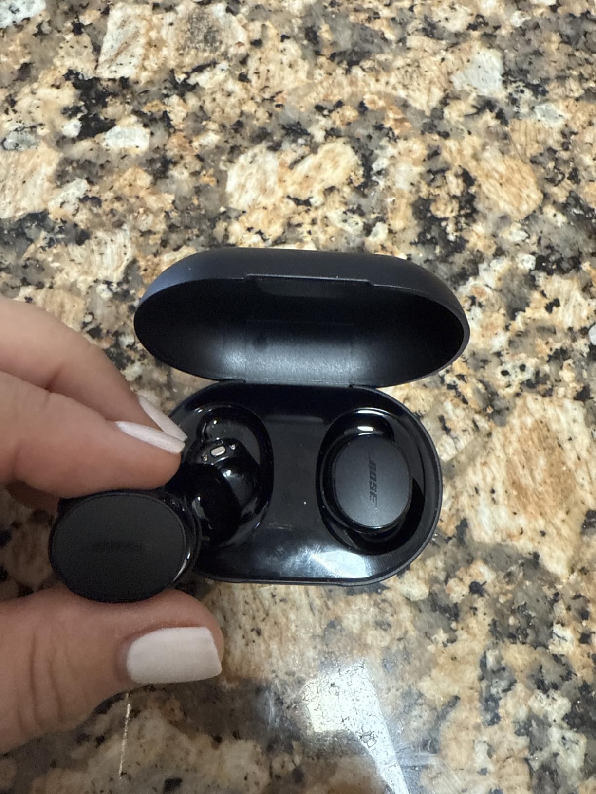 Bose QuietComfort Earbuds - True Wireless Bluetooth Earbuds with Active Noise Cancellation and Mic, USB-C Charging, IPX4 Rating, Up to 8.5 Hours of Playtime, Black customer photo 1