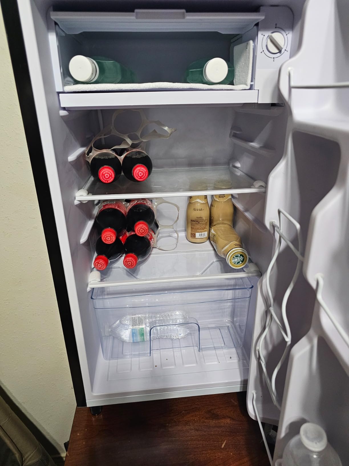 Sweetcrispy 3.2 Cu.Ft Mini Fridge with Freezer Small Refrigerator Single Door Adjustable Thermostat Energy-efficient Low Noise, Compact Fridge for Bedroom, Office, Dorm (Black) - Customer Photo 2