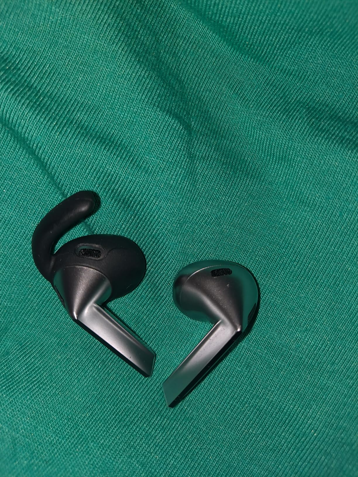 Samsung Galaxy Buds 3 Wireless Earbud Headphones - Silver Customer Review Samsung Galaxy Buds 3 Wireless Earbud Headphones - Silver - Customer Photo 1