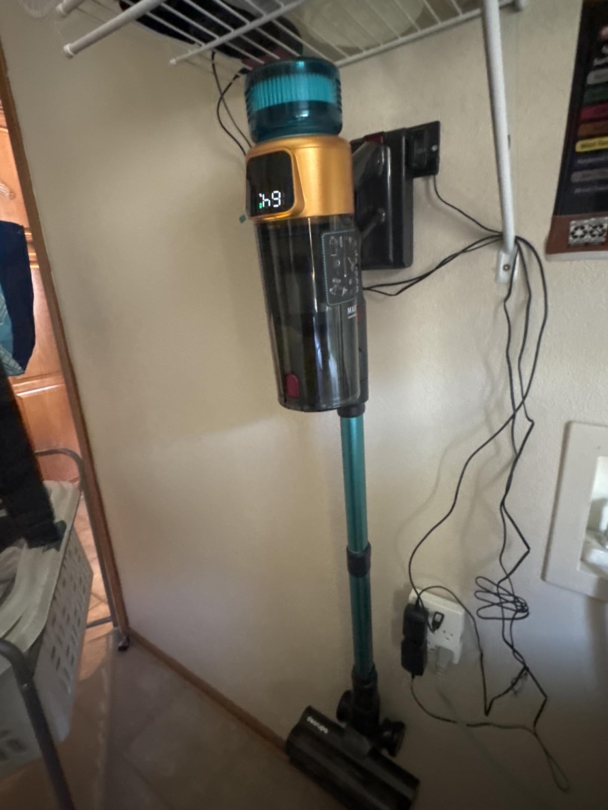 Cordless Vacuum Cleaner, 580W 48KPA 70Mins Vacuum Cleaners for Home, Stick Vacuum with Charging Dock Station, Anti-Tangle Wireless Vacumm, Rechargeable Cordless Vacuum for Pet Hair/Carpet/Hard Floor - Customer Photo 2