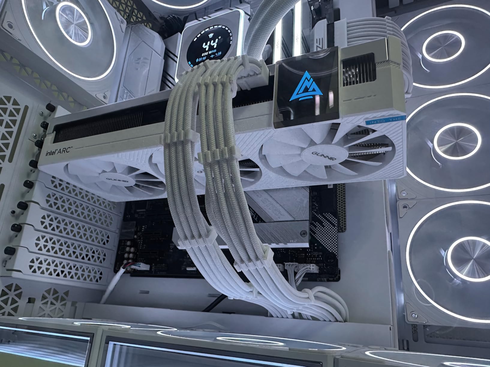 WEELIAO GUNNIR Intel Arc A770 Photon 16GB OC GDDR6 2400MHz Triple Fan White Graphics Card (256-bit, PCIe 4.0, HDMI/DisplayPort, Supports 4k) Customer Review WEELIAO GUNNIR Intel Arc A770 Photon 16GB OC GDDR6 2400MHz Triple Fan White Graphics Card (256-bit, PCIe 4.0, HDMI/DisplayPort, Supports 4k) - Customer Photo 2