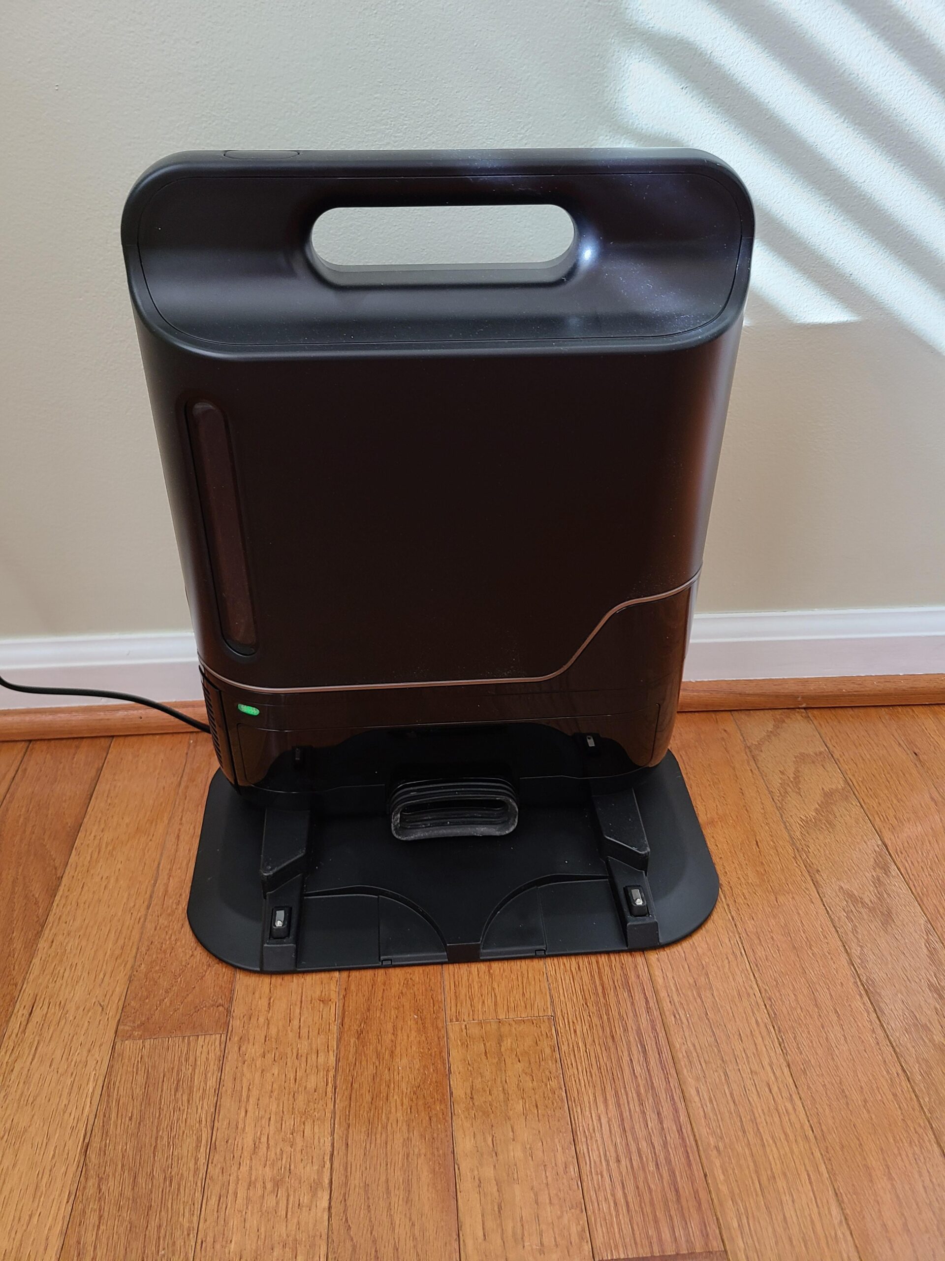 Shark Matrix Plus 2in1 Robot Vacuum & Mop with Sonic Mopping, Matrix Clean, Home Mapping, HEPA Bagless Self Empty Base, CleanEdge, for Pet Hair, WiFi, Black/Mocha, AV2630WA Customer Review Shark Matrix Plus 2in1 Robot Vacuum & Mop with Sonic Mopping, Matrix Clean, Home Mapping, HEPA Bagless Self Empty Base, CleanEdge, for Pet Hair, WiFi, Black/Mocha, AV2630WA - Customer Photo 1