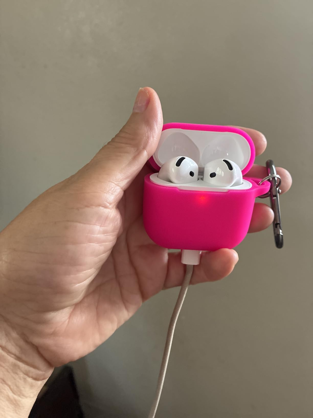 Apple AirPods 4 Wireless Earbuds, Bluetooth Headphones, Personalized Spatial Audio, Sweat and Water Resistant, USB-C Charging Case, H2 Chip, Up to 30 Hours of Battery Life, Effortless Setup for iPhone Customer Review Apple AirPods 4 Wireless Earbuds, Bluetooth Headphones, Personalized Spatial Audio, Sweat and Water Resistant, USB-C Charging Case, H2 Chip, Up to 30 Hours of Battery Life, Effortless Setup for iPhone - Customer Photo 1