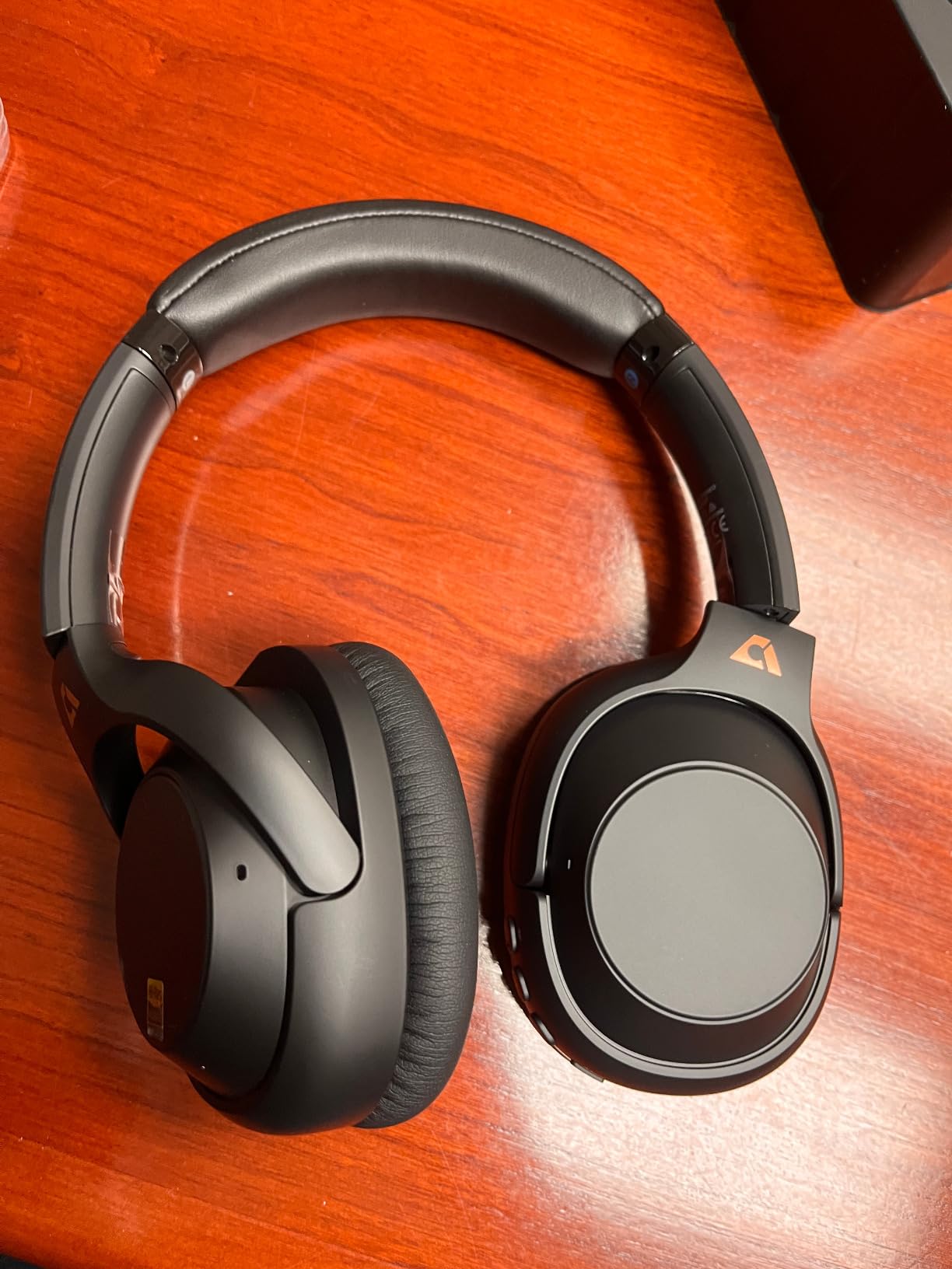 Riibox Y7Pro Hybrid Active Noise Cancelling Headphones, LDAC Hi-Res Audio, 75H Playtime, Deep Bass, Comfort Fit & Foldable Wireless Over-Ear Bluetooth Headphones for Home Office Travel – Black Customer Review Riibox Y7Pro Hybrid Active Noise Cancelling Headphones, LDAC Hi-Res Audio, 75H Playtime, Deep Bass, Comfort Fit & Foldable Wireless Over-Ear Bluetooth Headphones for Home Office Travel – Black - Customer Photo 2