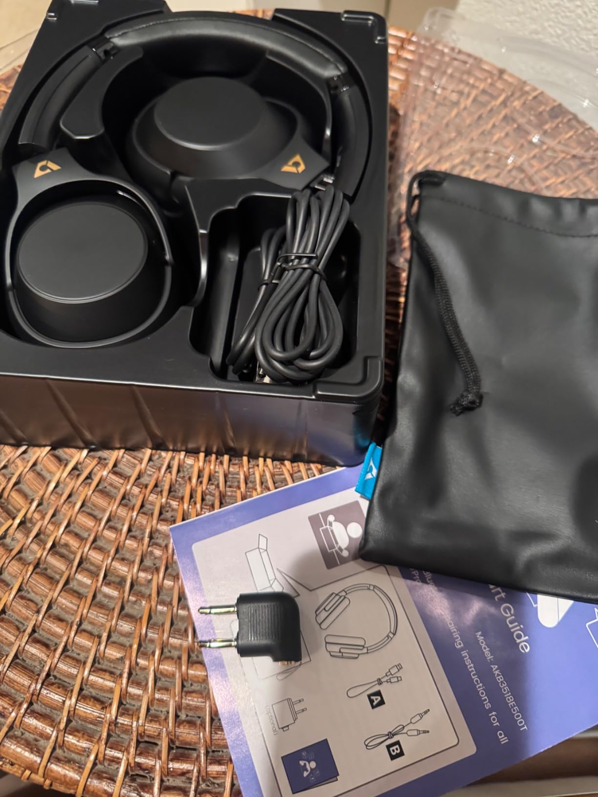 YMOO Bluetooth 5.3 Hybrid Active Noise Cancelling Headphones for Airplane Travel, Wired and Wireless ANC Headphones, 80H Playtime Over Ear Headphone, Low Latency Bluetooth Headset with Mic for Adults Customer Review YMOO Bluetooth 5.3 Hybrid Active Noise Cancelling Headphones for Airplane Travel, Wired and Wireless ANC Headphones, 80H Playtime Over Ear Headphone, Low Latency Bluetooth Headset with Mic for Adults - Customer Photo 1