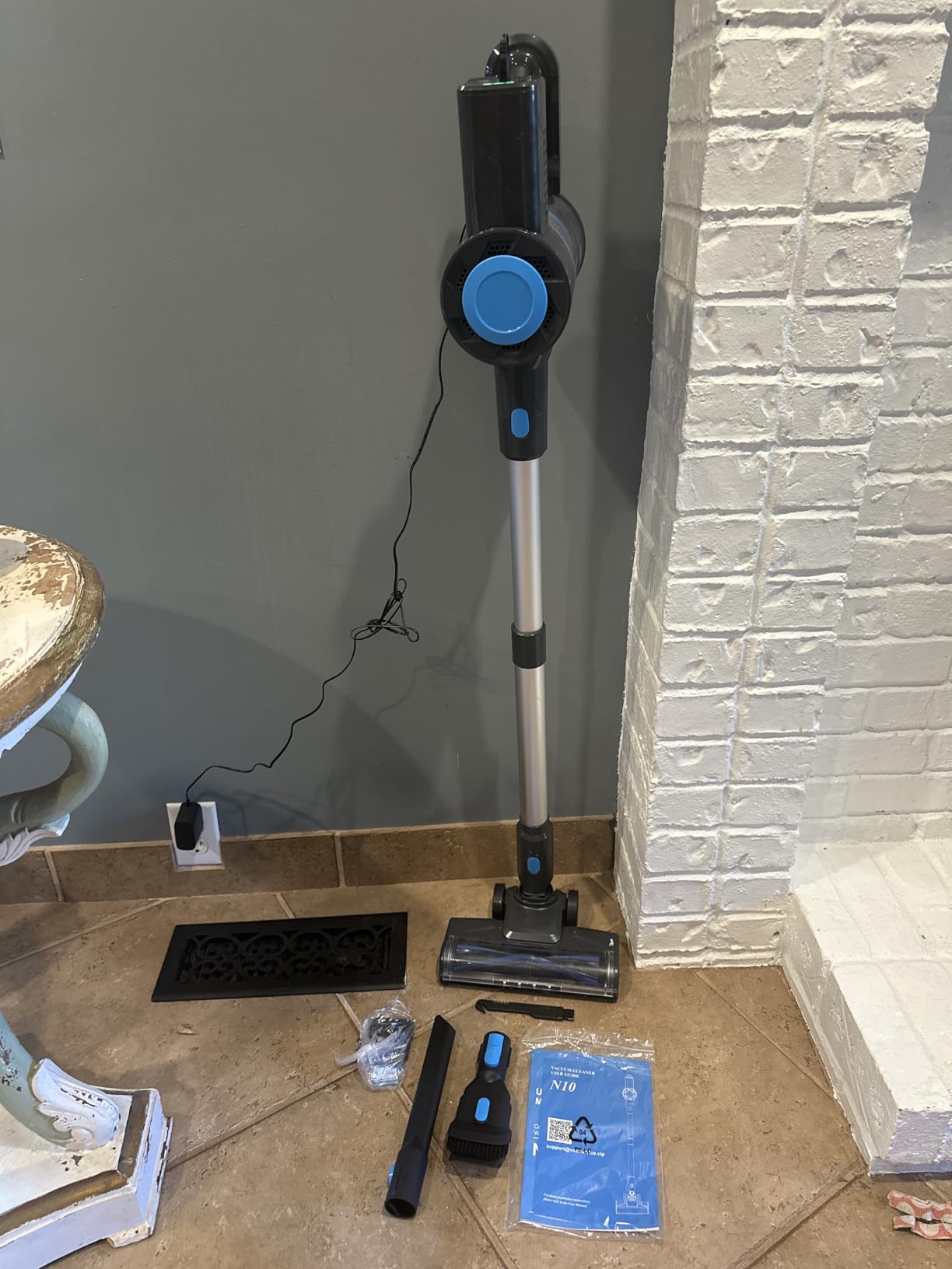 Cordless Vacuum Cleaner, Powerful Lightweight Stick Vacuum with Self-Standing, Anti-Tangle, 8-in-1 Rechargeable Vacuum Cleaners for Home, Hardwood Floors, Carpet, Pet Hair (Blue) Customer Review Cordless Vacuum Cleaner, Powerful Lightweight Stick Vacuum with Self-Standing, Anti-Tangle, 8-in-1 Rechargeable Vacuum Cleaners for Home, Hardwood Floors, Carpet, Pet Hair (Blue) - Customer Photo 1