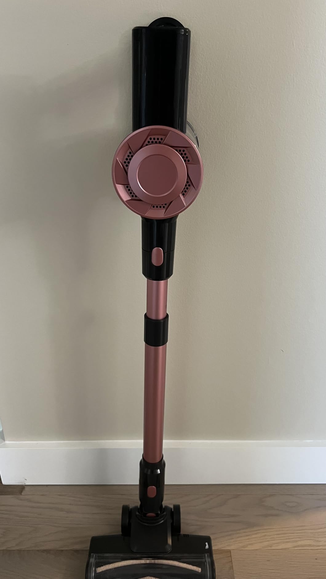 Cordless Vacuum Cleaner, Powerful Lightweight Stick Vacuum with Self-Standing, Anti-Tangle, 8-in-1 Rechargeable Vacuum Cleaners for Home, Hardwood Floors, Carpet, Pet Hair (Blue) Customer Review Cordless Vacuum Cleaner, Powerful Lightweight Stick Vacuum with Self-Standing, Anti-Tangle, 8-in-1 Rechargeable Vacuum Cleaners for Home, Hardwood Floors, Carpet, Pet Hair (Blue) - Customer Photo 2