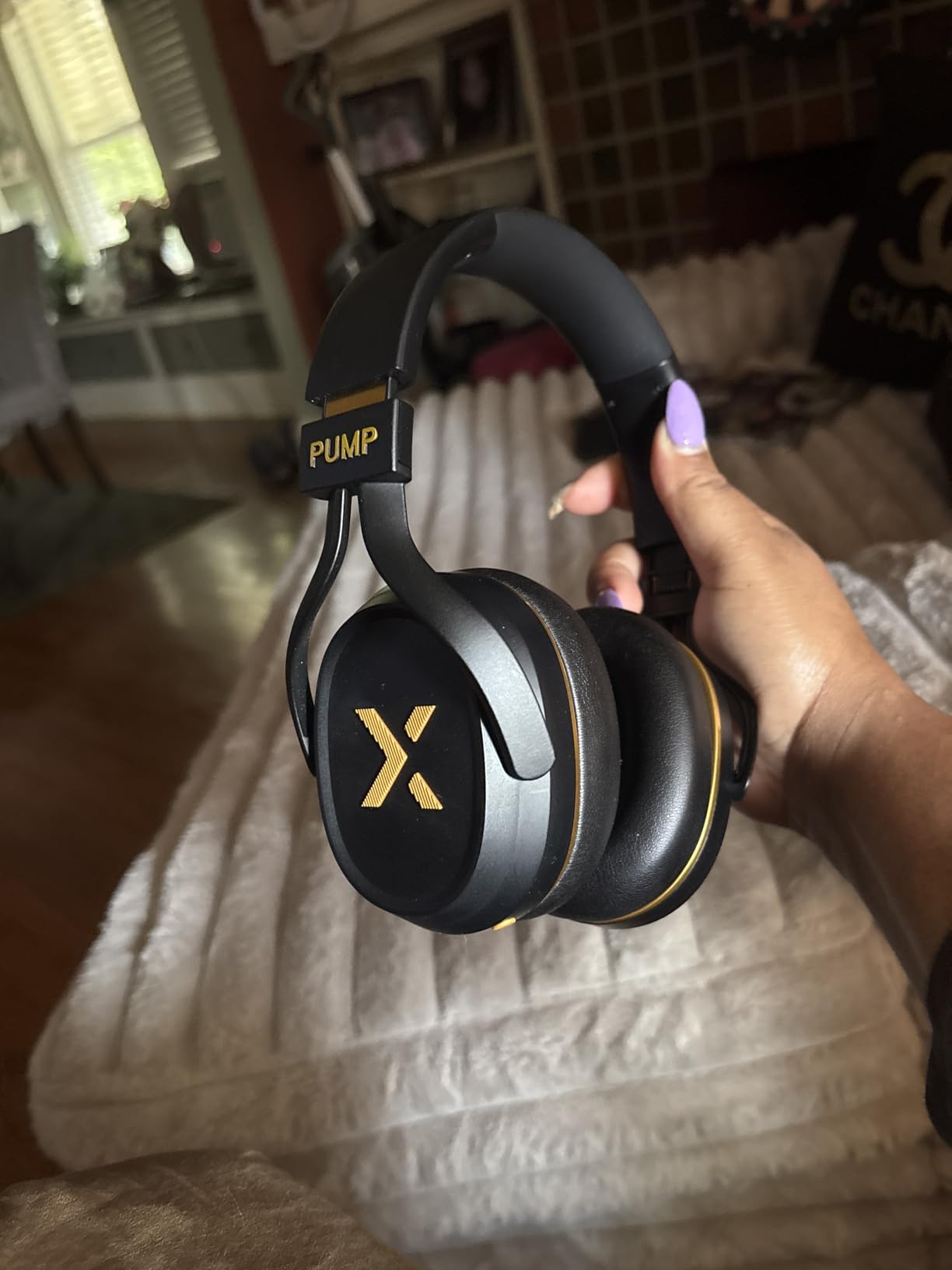 BlueAnt Pump X - The Gym Headphones | Sports Headphones | Cushioned & Cooling Ear Pads | (ANC) Active Noise Cancelling/Advanced Transparency | Wireless | Up to 58hr Play Time (Black | Gold) Customer Review BlueAnt Pump X - The Gym Headphones | Sports Headphones | Cushioned & Cooling Ear Pads | (ANC) Active Noise Cancelling/Advanced Transparency | Wireless | Up to 58hr Play Time (Black | Gold) - Customer Photo 1