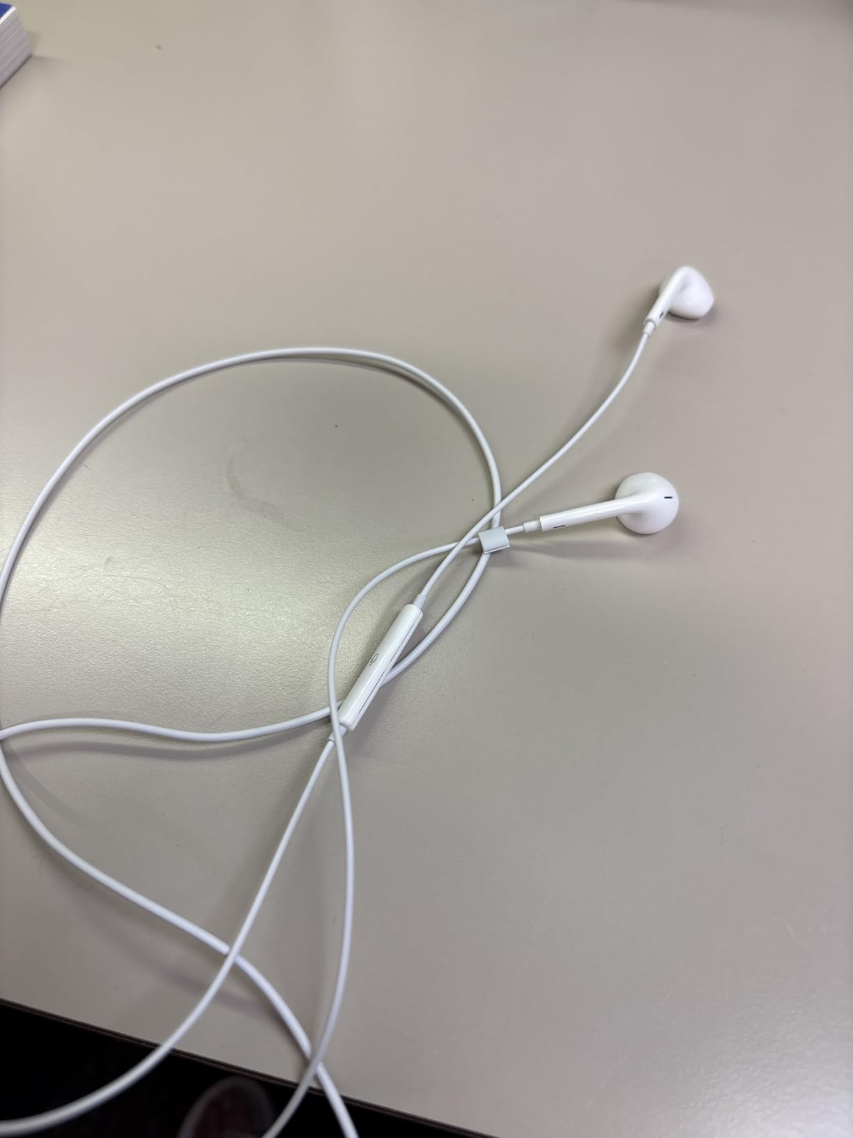 2 Pack Wired iPhone Earbuds/Headphones/Earphones with 3.5mm Wired [MFi Certified] with Mic, Volume Control Compatible with iPhone,iPad,iPod,Computer,MP3/4,Android Most 3.5mm Audio Devices - Customer Photo 1