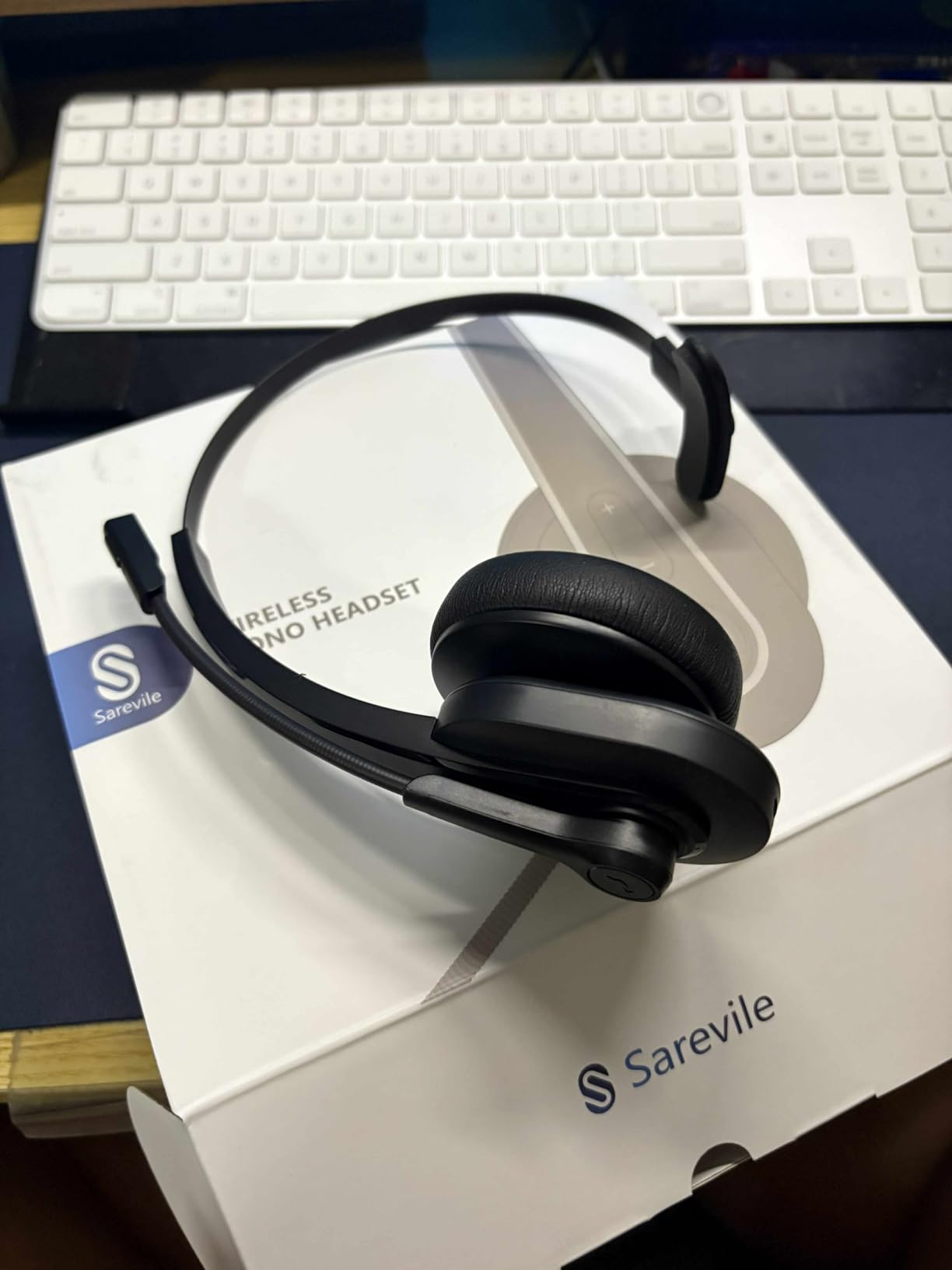 Bluetooth Headset with USB Dongle for Computer, Single-Ear Wireless Headset with Noise Cancelling Microphone for Office & Truckers, Bluetooth V5.2 with Mute Button for Work - Customer Photo 1