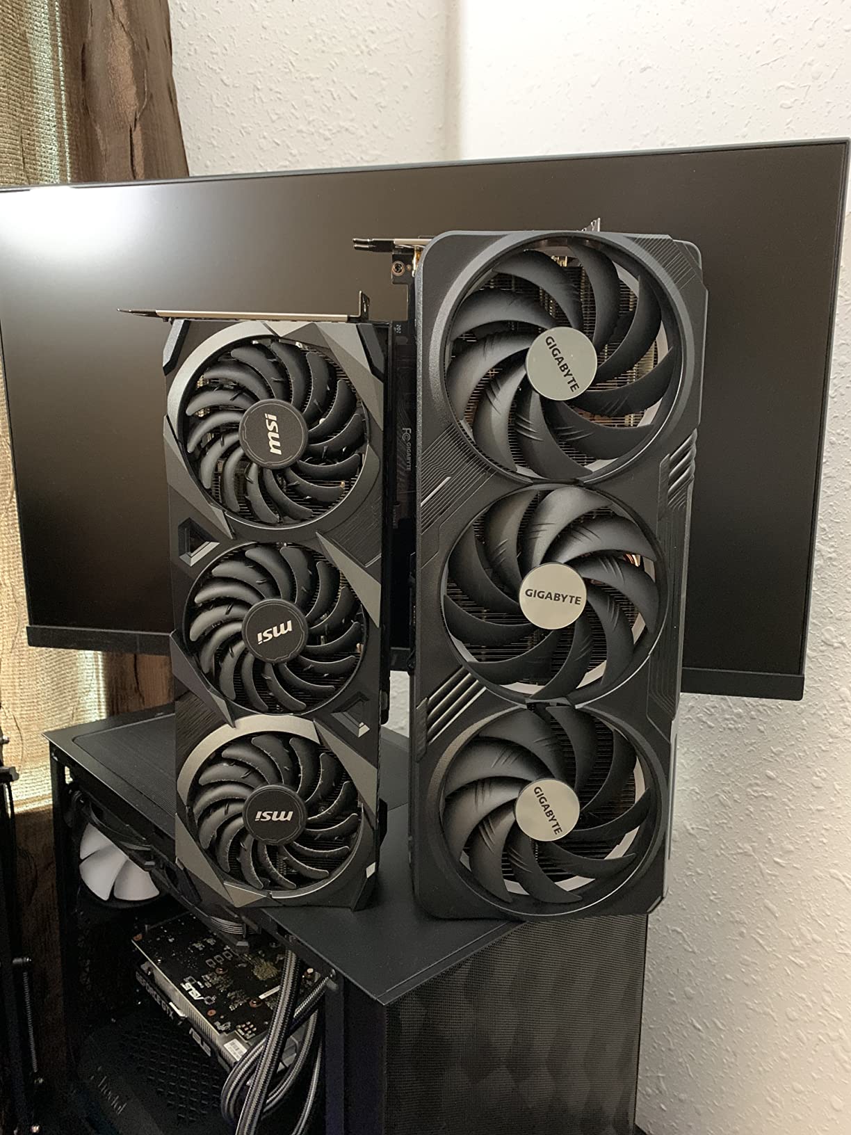 GIGABYTE GeForce RTX 5080 Gaming OC 16G Graphics Card, WINDFORCE Cooling System, 16GB 256-bit GDDR7, GV-N5080GAMING OC-16GD Video Card Customer Review GIGABYTE GeForce RTX 5080 Gaming OC 16G Graphics Card, WINDFORCE Cooling System, 16GB 256-bit GDDR7, GV-N5080GAMING OC-16GD Video Card - Customer Photo 1