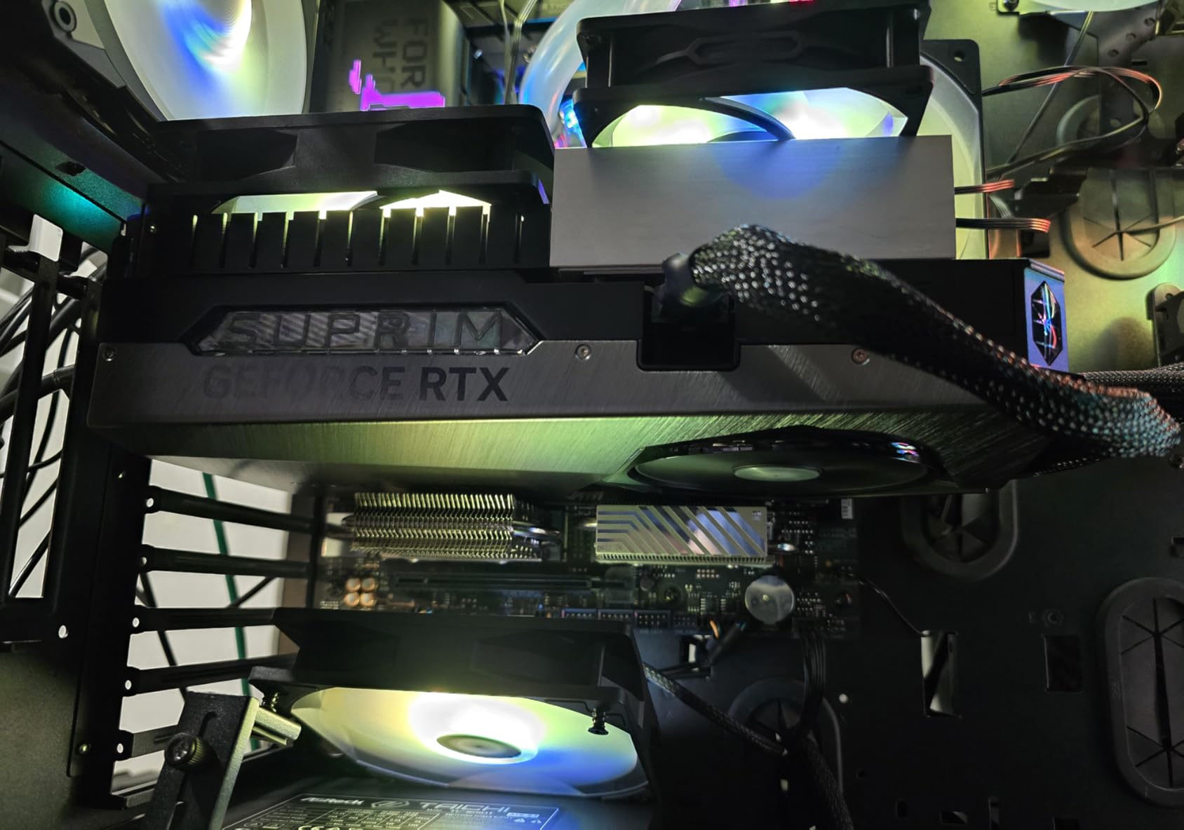 MSI Gaming RTX 5090 32G SUPRIM Liquid SOC Graphics Card (32GB GDDR7, 512-bit, Extreme Performance: 2580 MHz, DisplayPort x3 2.1a, HDMI 2.1b, NVIDIA Blackwell Architecture) Customer Review MSI Gaming RTX 5090 32G SUPRIM Liquid SOC Graphics Card (32GB GDDR7, 512-bit, Extreme Performance: 2580 MHz, DisplayPort x3 2.1a, HDMI 2.1b, NVIDIA Blackwell Architecture) - Customer Photo 1