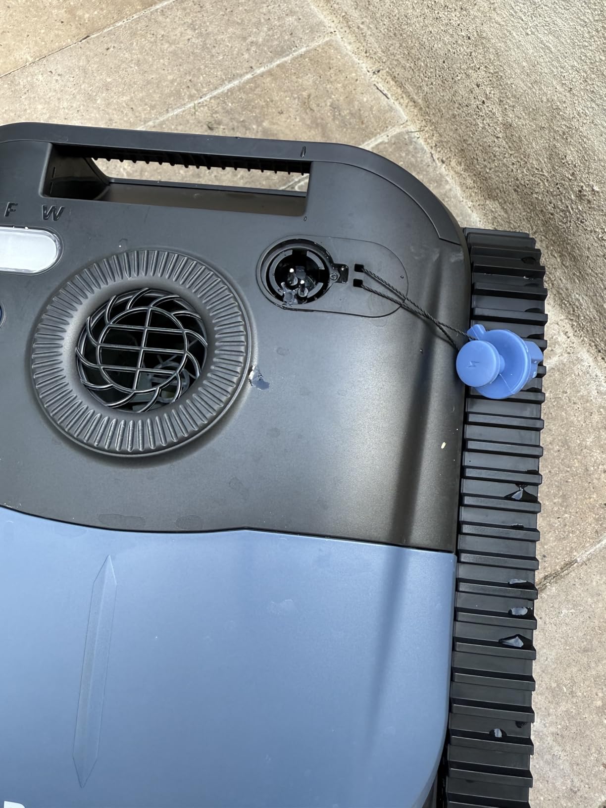 X5 Cordless Robotic Pool Cleaner, Wall & Waterline Cleaning, Smart Navigation, Smart Precision Docking™, 180Mins Runtime, 4 Cleaning Modes, Pool Vacuum for Inground Pools up to 3,229 sq.ft Customer Review X5 Cordless Robotic Pool Cleaner, Wall & Waterline Cleaning, Smart Navigation, Smart Precision Docking™, 180Mins Runtime, 4 Cleaning Modes, Pool Vacuum for Inground Pools up to 3,229 sq.ft - Customer Photo 2