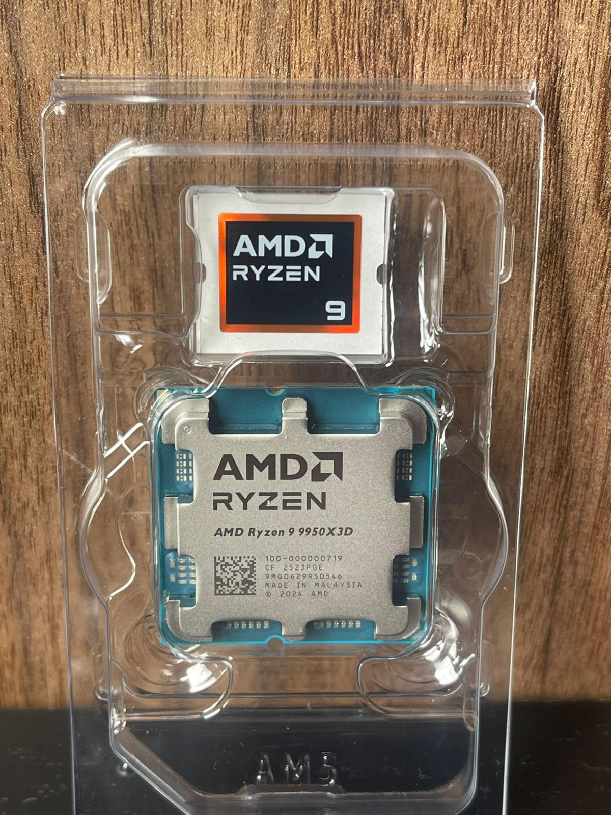 AMD Ryzen 9 9950X3D 16-Core Processor Customer Review AMD Ryzen 9 9950X3D 16-Core Processor - Customer Photo 1