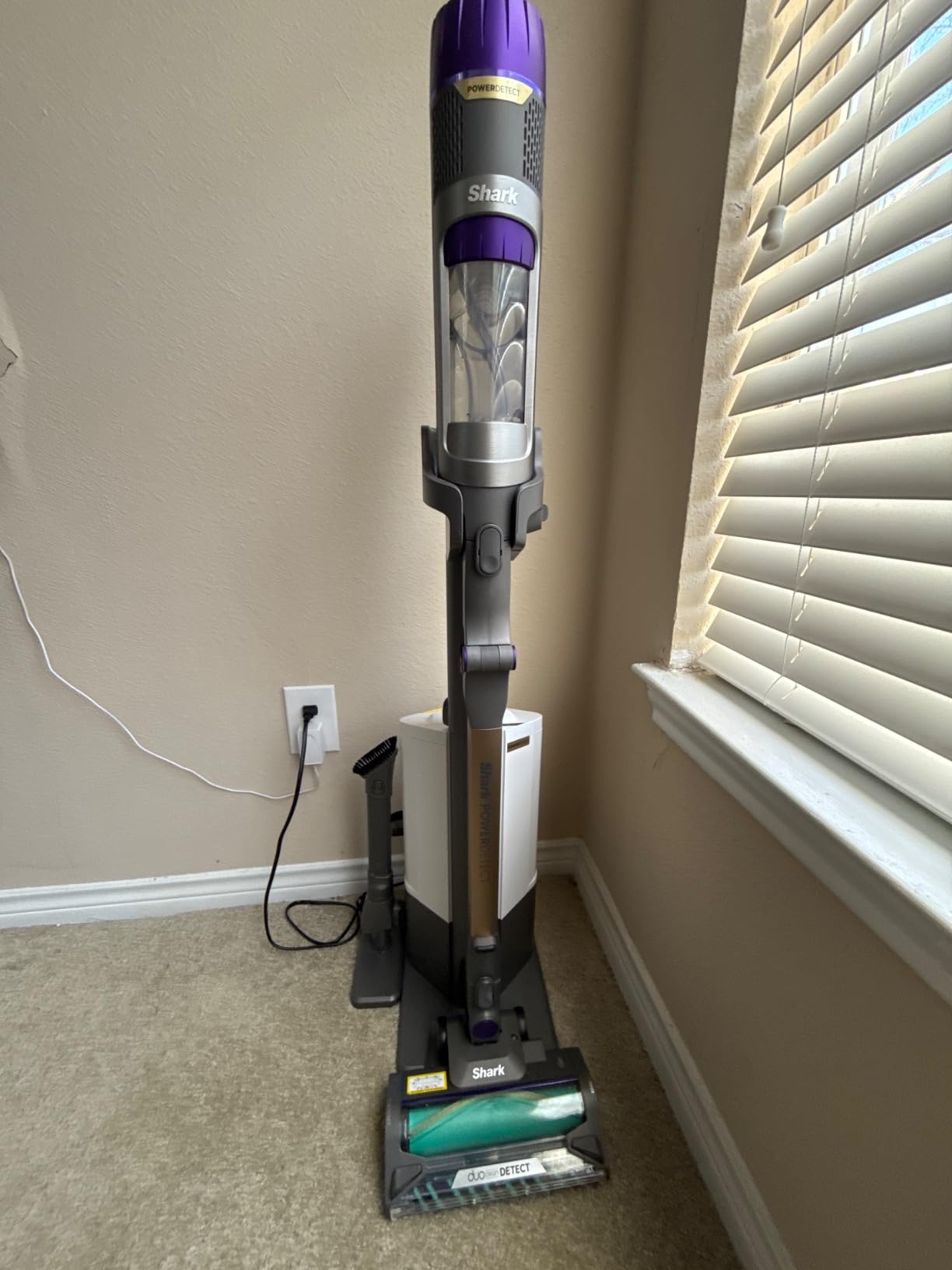Shark PowerDetect Clean & Empty Cordless Stick Vacuum & Auto-Empty System, Powerful Suction, HEPA Filtration, Carpet & Hard Floor, Portable, Stick Vacuum for Pet Hair, Dark Gray, IP3253 - Customer Photo 1