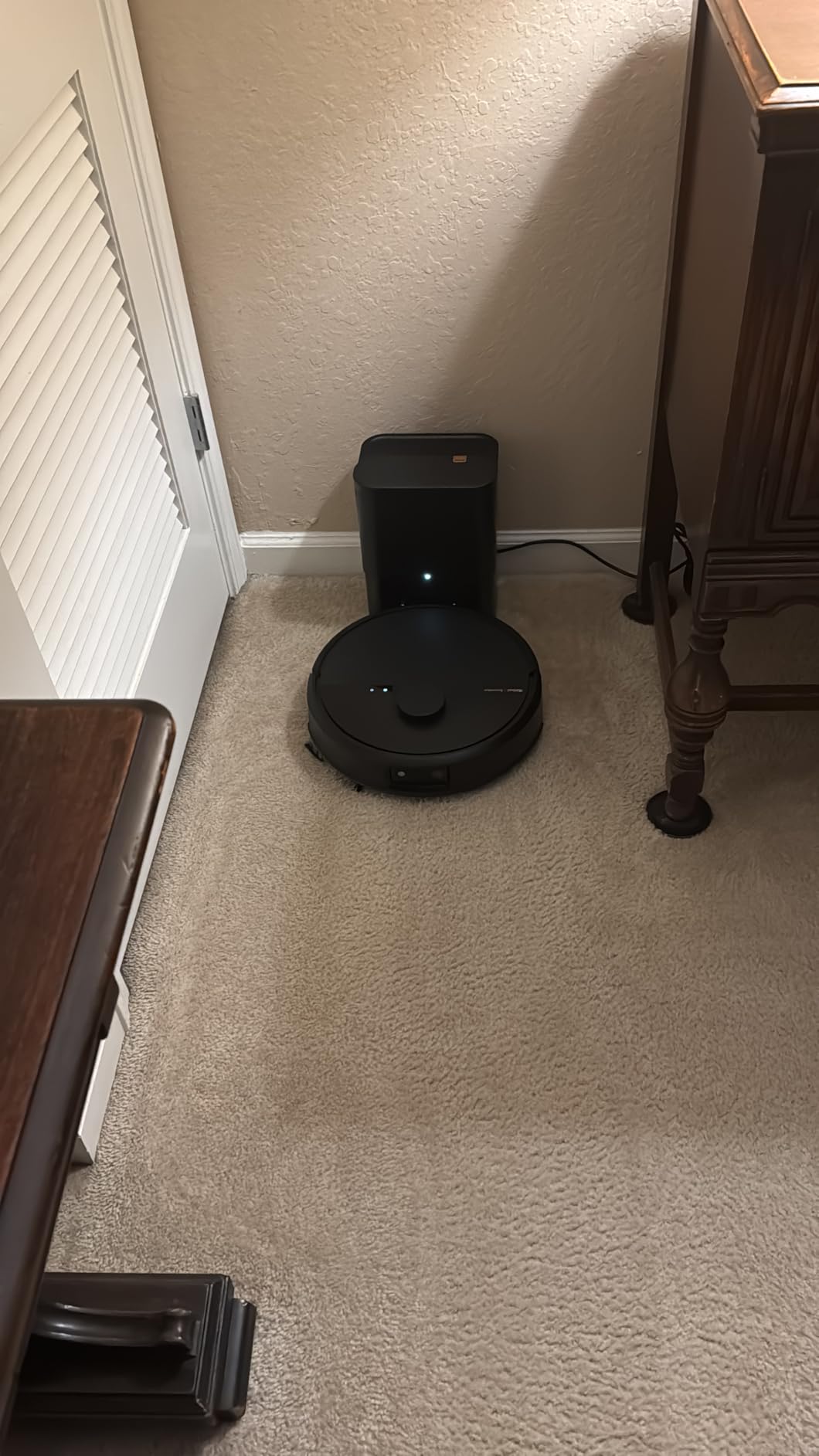 iRobot Roomba Max 705 Robot Vacuum with AutoEmpty Dock, Powerful Suction, Dual Rubber Anti-Tangle Brushes, LiDAR Navigation, Obstacle & Anti-Fall Detection, for Carpet and Hard Floors customer photo 1