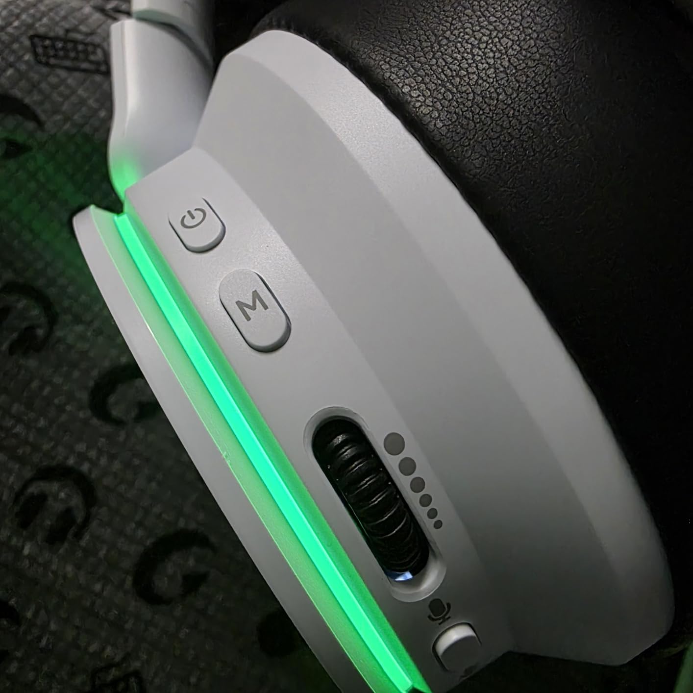 RYR Wireless Gaming Headset for Xbox and Multi-Platform Customer Review RYR Wireless Gaming Headset for Xbox and Multi-Platform - Customer Photo 1